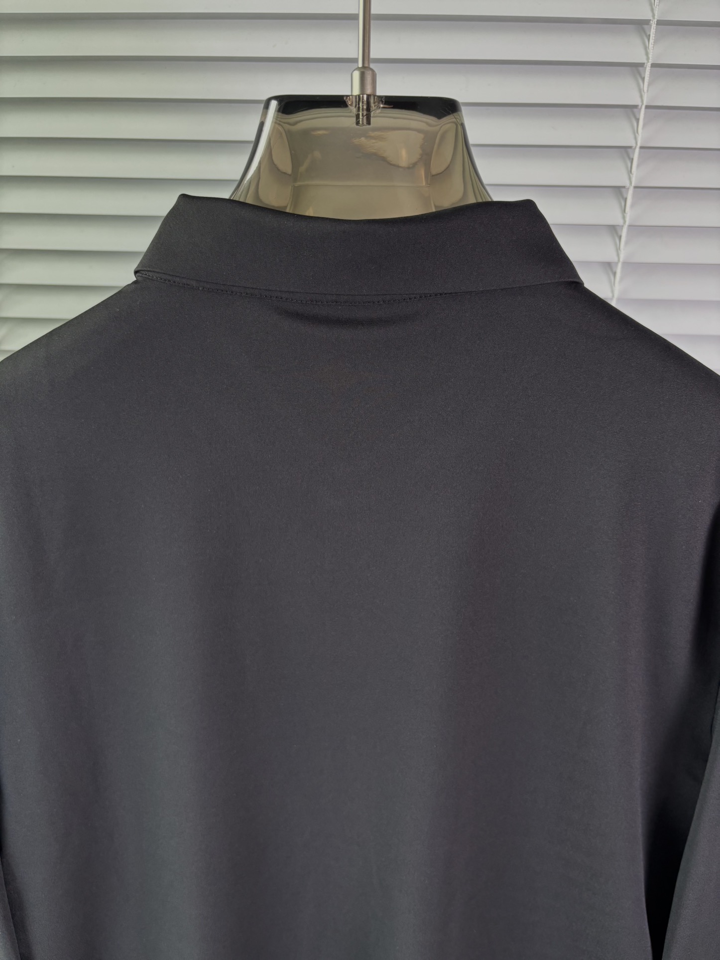 强势上新，新款不断！！！新款衬衫，高级面料高级做工，顶级品质！！！M一XXXLM穿125左右L穿140左