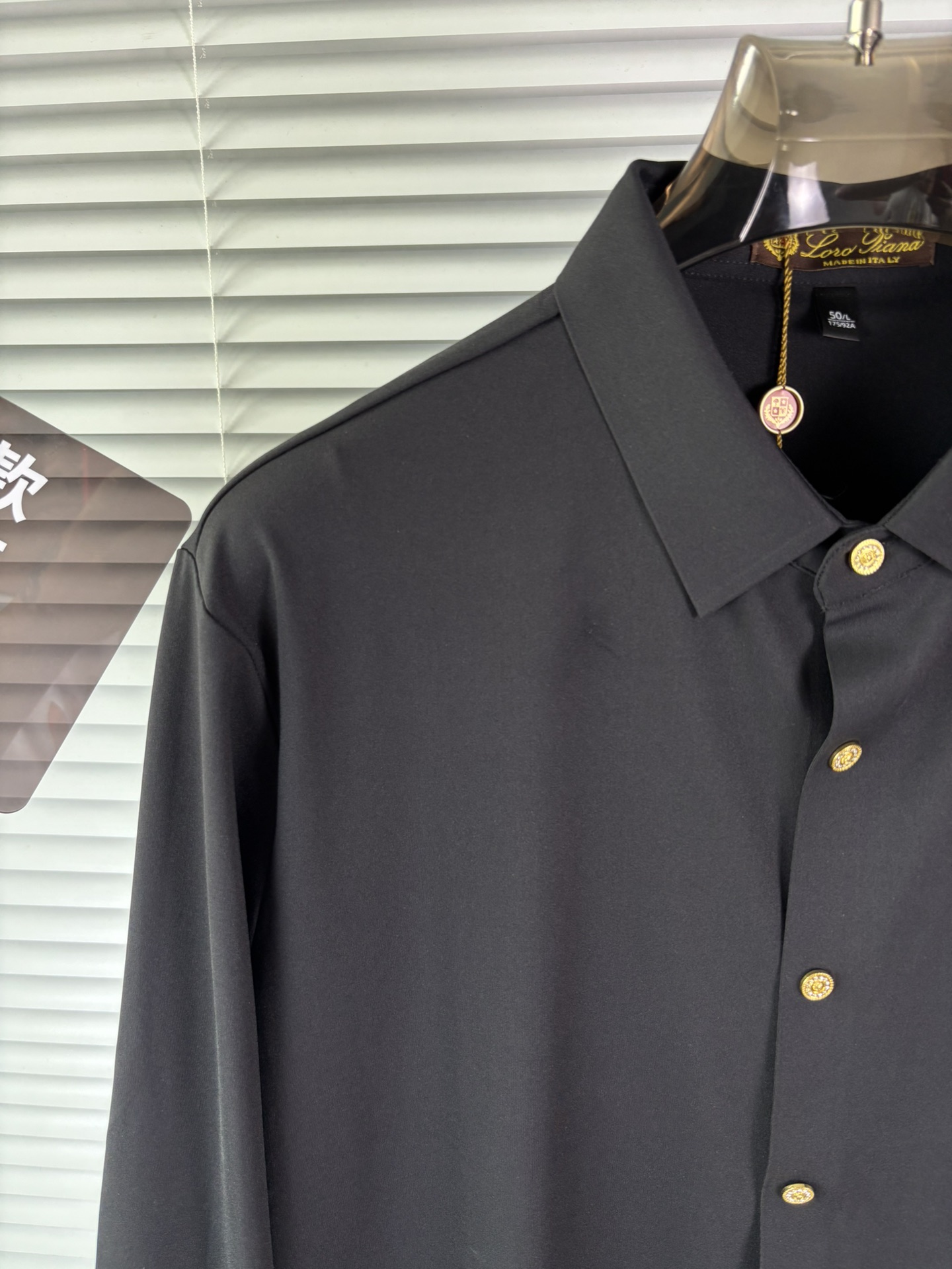 强势上新，新款不断！！！新款衬衫，高级面料高级做工，顶级品质！！！M一XXXLM穿125左右L穿140左