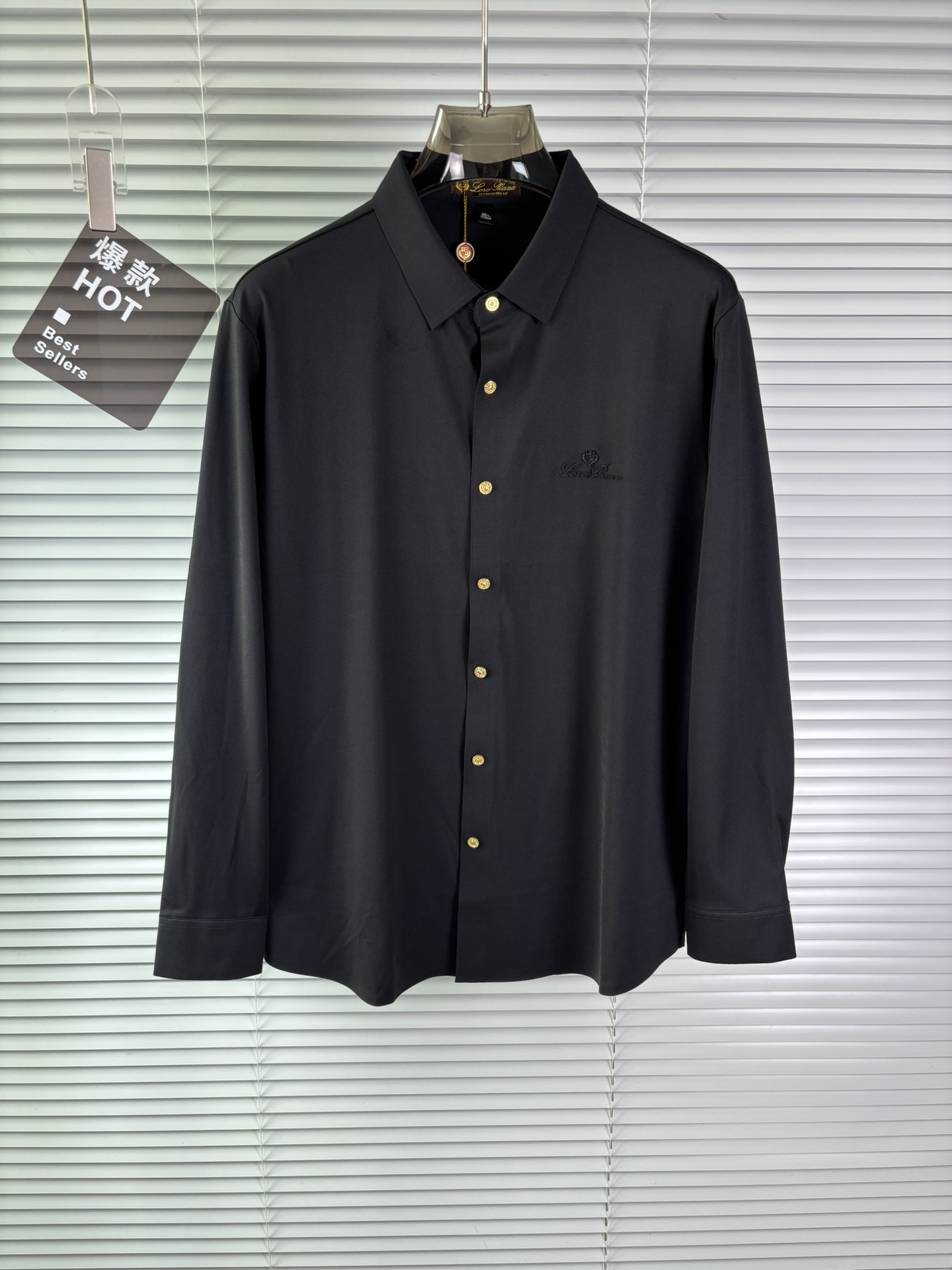 强势上新，新款不断！！！新款衬衫，高级面料高级做工，顶级品质！！！M一XXXLM穿125左右L穿140左