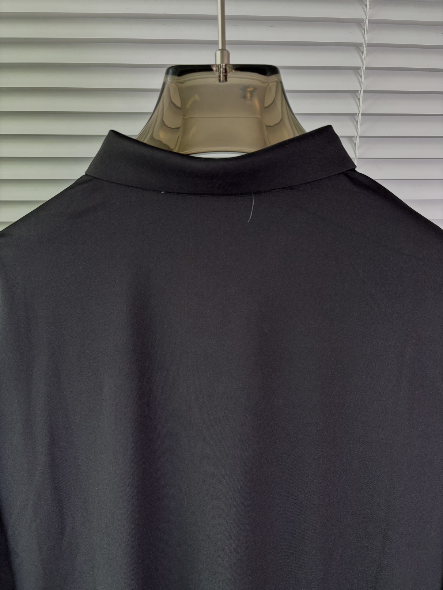 强势上新，新款不断！！！新款衬衫，高级面料高级做工，顶级品质！！！M一XXXLM穿125左右L穿140左