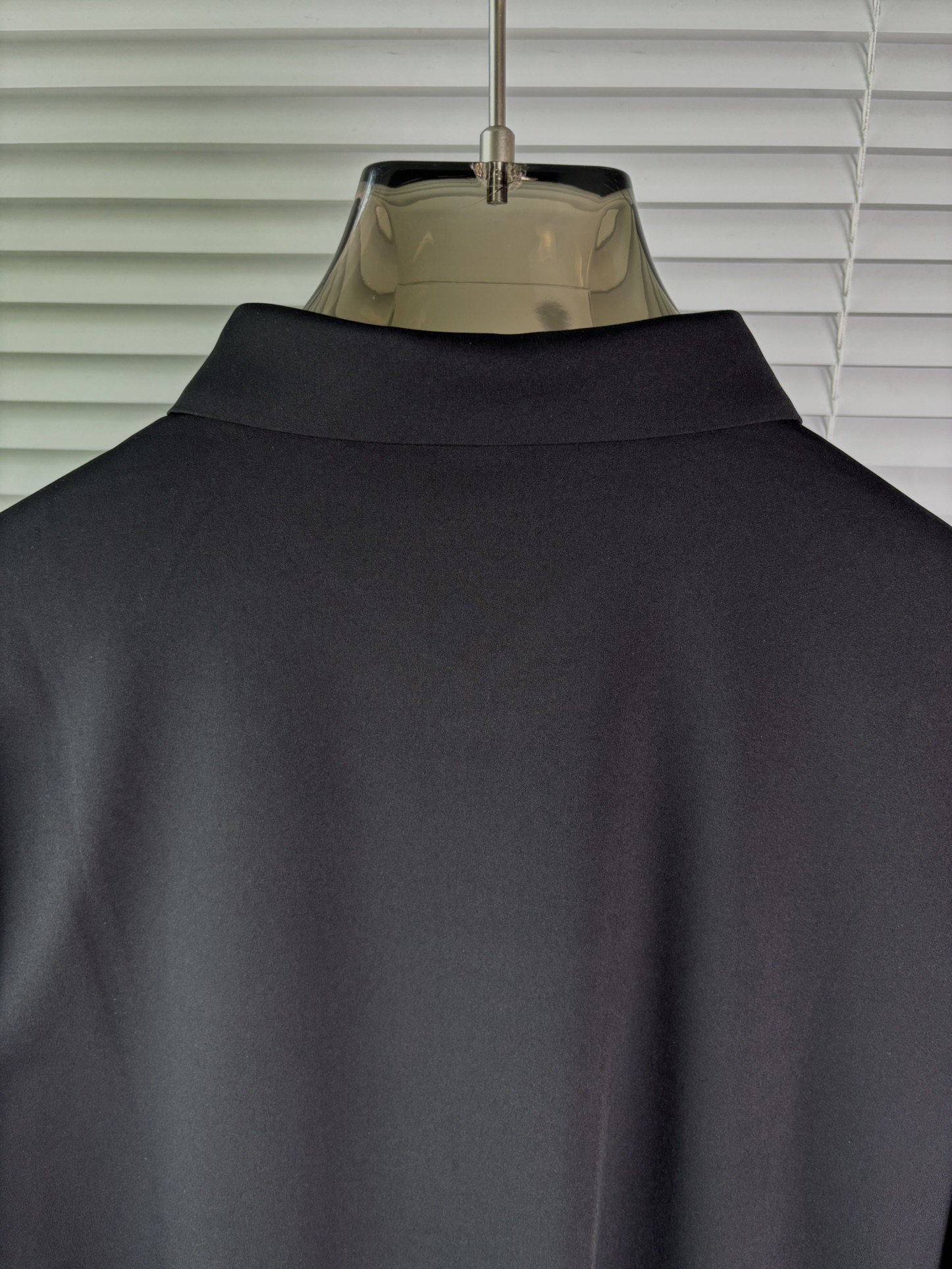 强势上新，新款不断！！！新款衬衫，高级面料高级做工，顶级品质！！！M一XXXLM穿125左右L穿140左