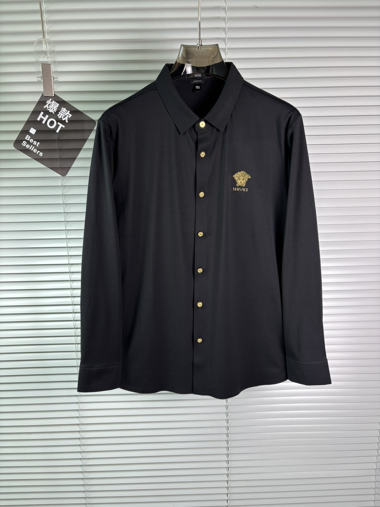 强势上新，新款不断！！！新款衬衫，高级面料高级做工，顶级品质！！！M一XXXLM穿125左右L穿140左