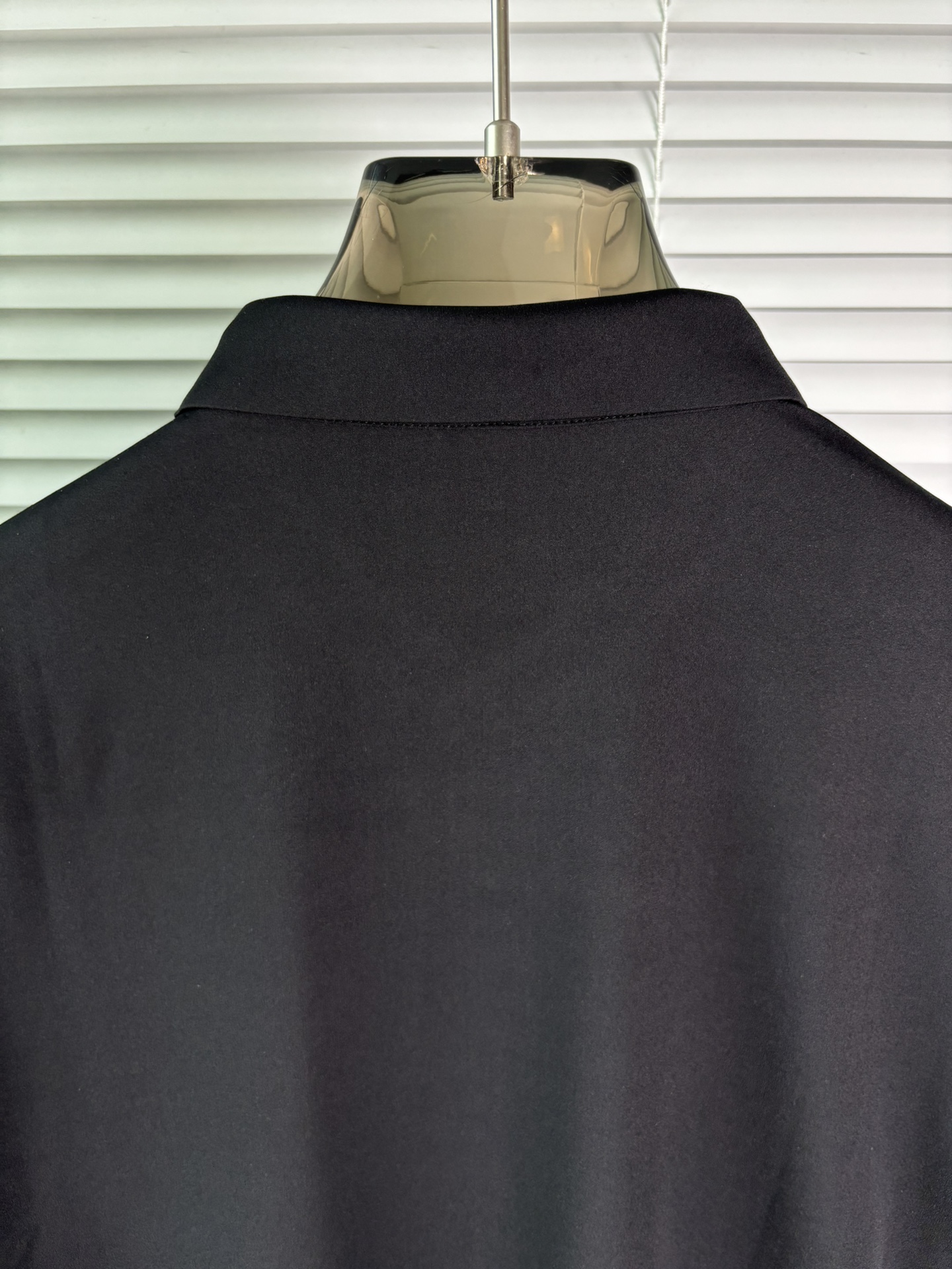 强势上新，新款不断！！！新款衬衫，高级面料高级做工，顶级品质！！！M一XXXLM穿125左右L穿140左