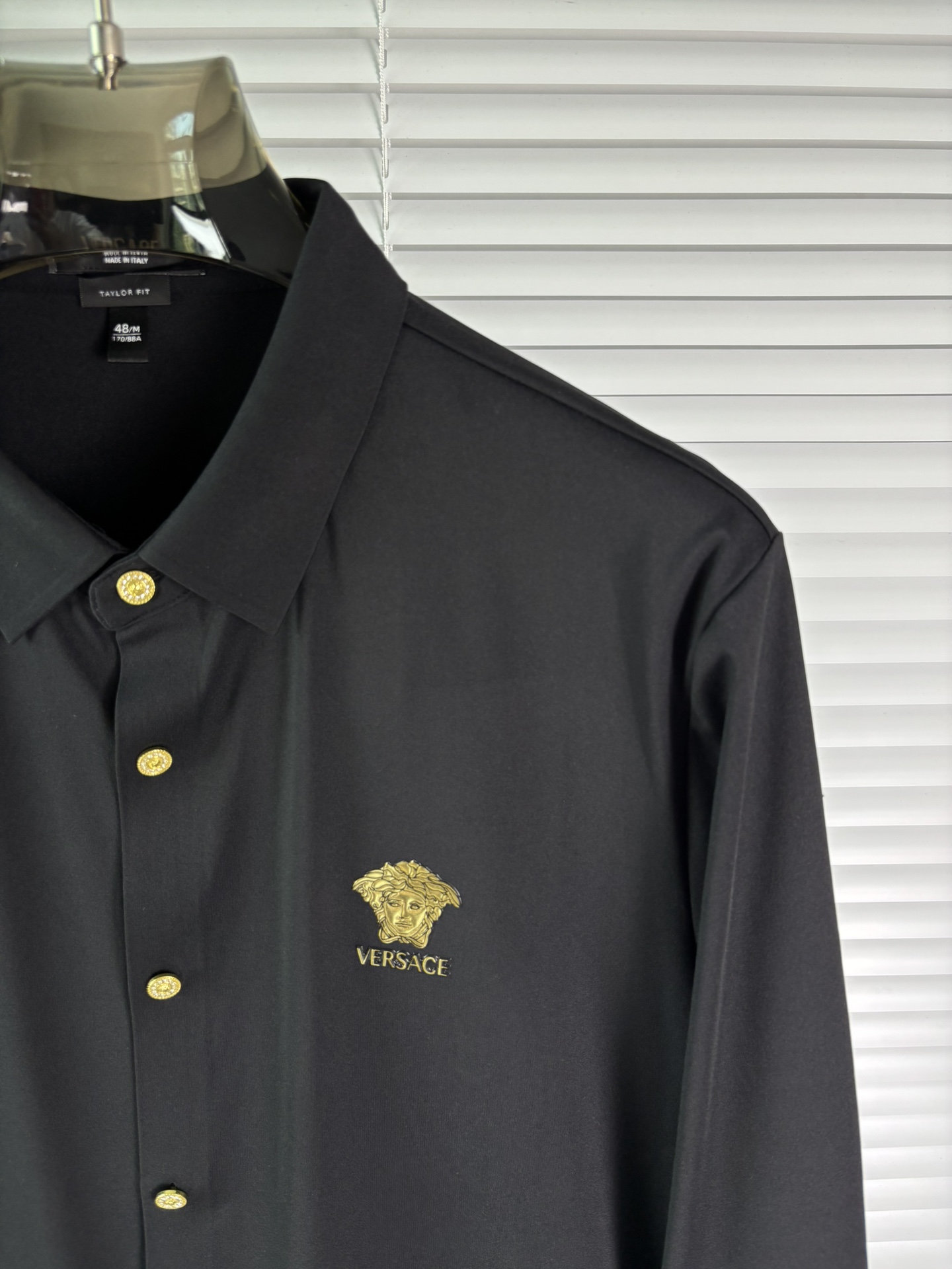 强势上新，新款不断！！！新款衬衫，高级面料高级做工，顶级品质！！！M一XXXLM穿125左右L穿140左