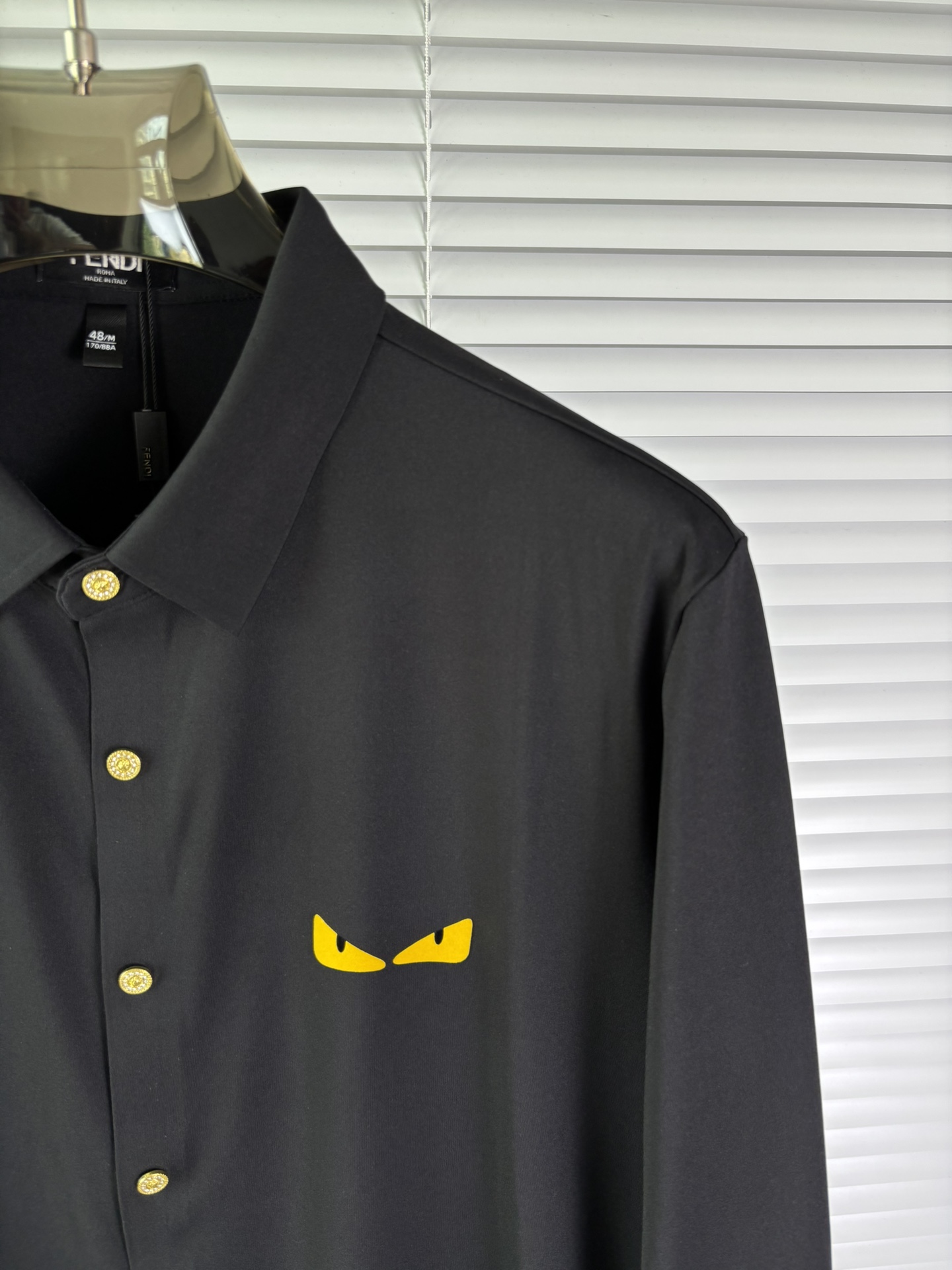 强势上新，新款不断！！！新款衬衫，高级面料高级做工，顶级品质！！！M一XXXLM穿125左右L穿140左