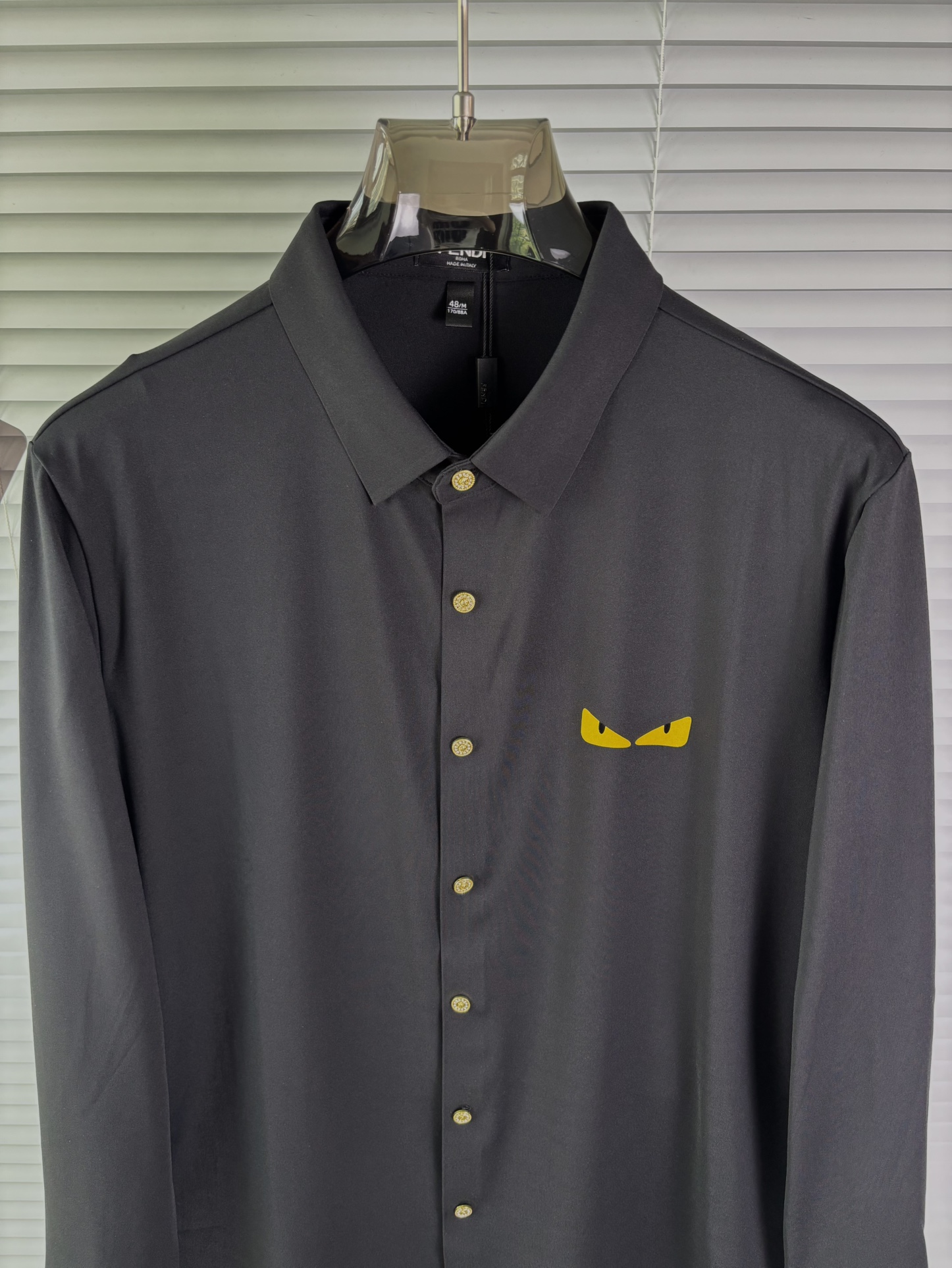 强势上新，新款不断！！！新款衬衫，高级面料高级做工，顶级品质！！！M一XXXLM穿125左右L穿140左