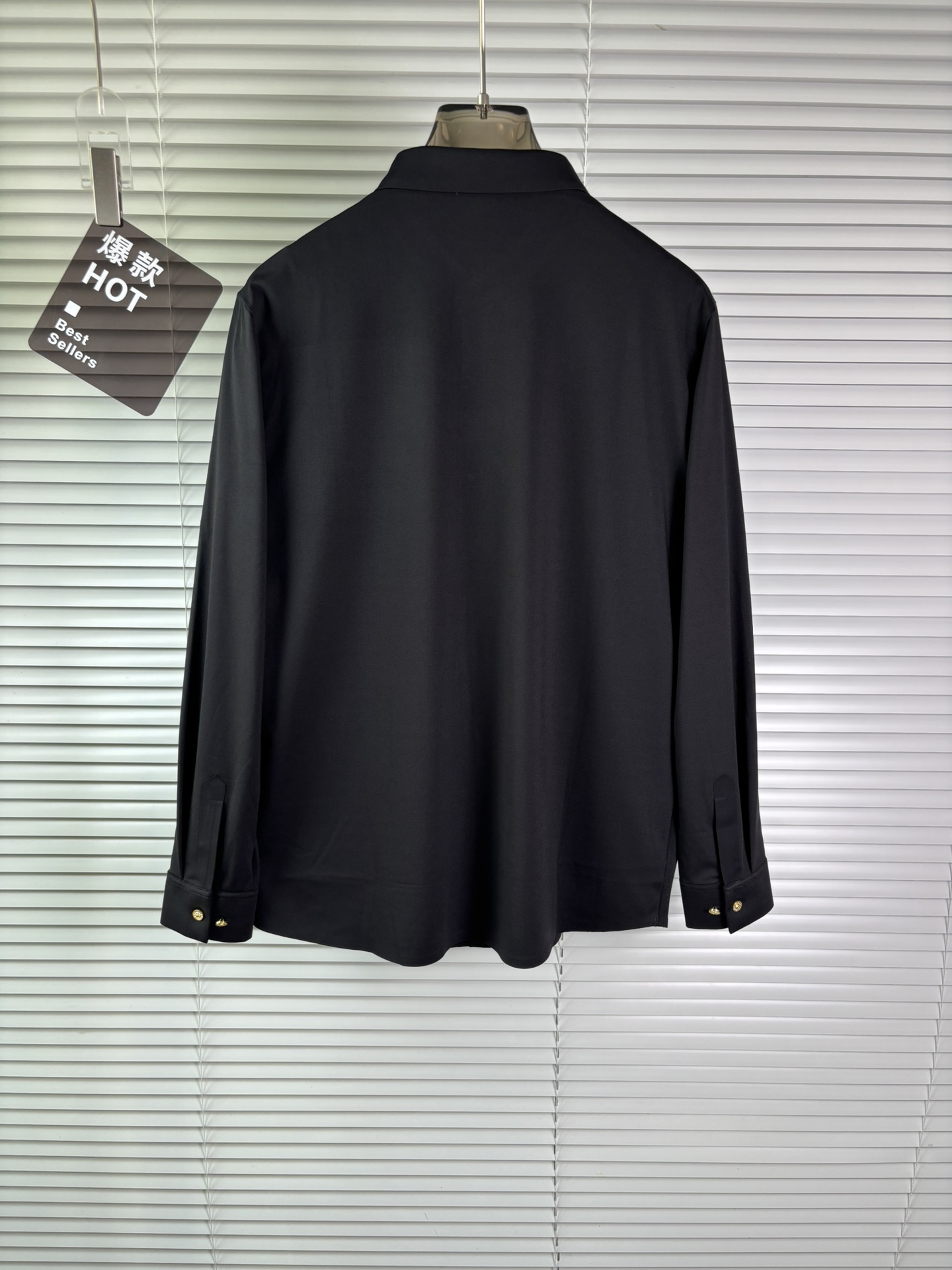 强势上新，新款不断！！！新款衬衫，高级面料高级做工，顶级品质！！！M一XXXLM穿125左右L穿140左