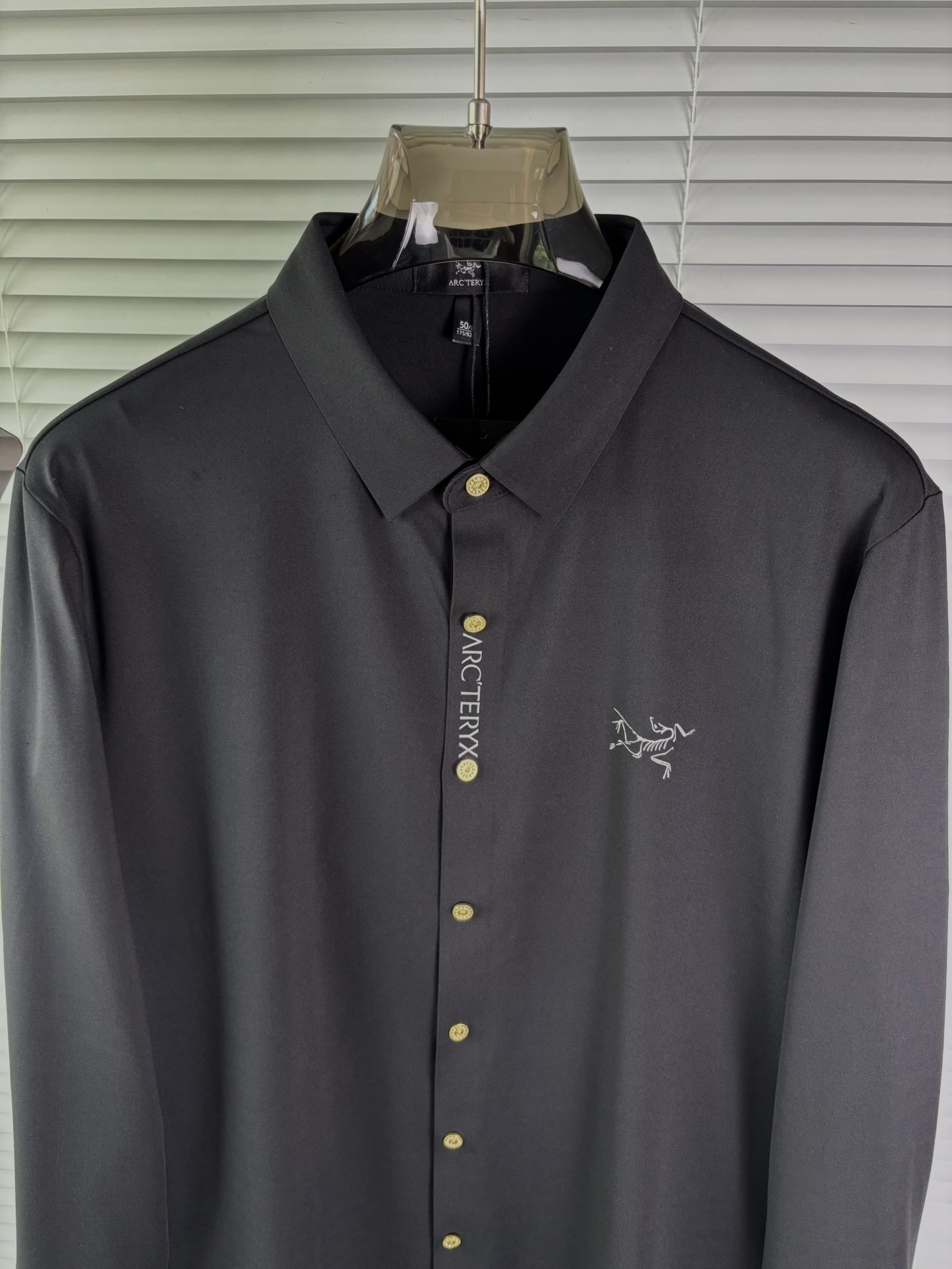 强势上新，新款不断！！！新款衬衫，高级面料高级做工，顶级品质！！！M一XXXLM穿125左右L穿140左