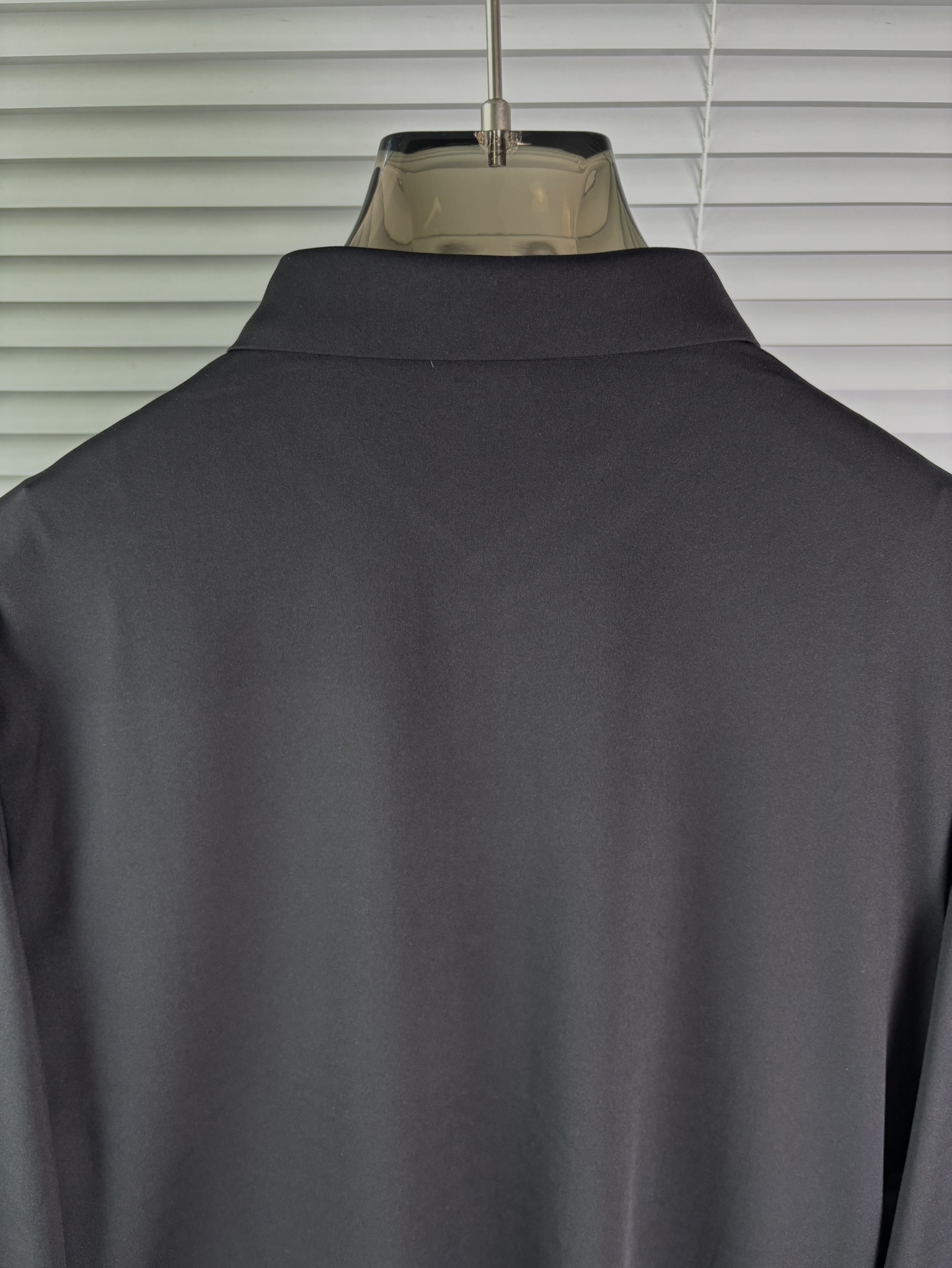 强势上新，新款不断！！！新款衬衫，高级面料高级做工，顶级品质！！！M一XXXLM穿125左右L穿140左