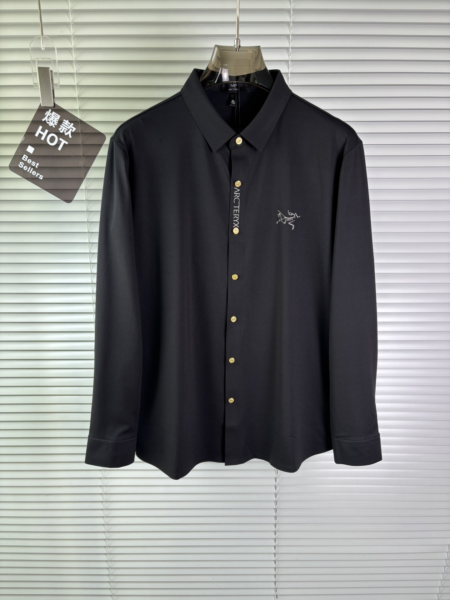 强势上新，新款不断！！！新款衬衫，高级面料高级做工，顶级品质！！！M一XXXLM穿125左右L穿140左