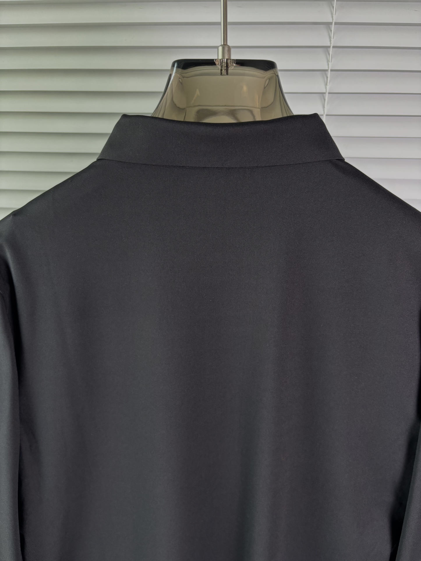 强势上新，新款不断！！！新款衬衫，高级面料高级做工，顶级品质！！！M一XXXLM穿125左右L穿140左