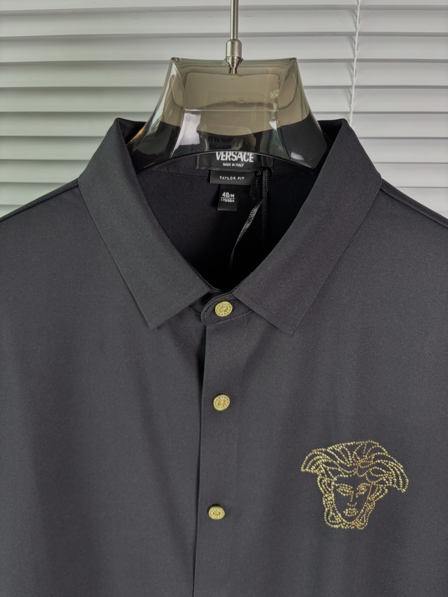 强势上新，新款不断！！！新款衬衫，高级面料高级做工，顶级品质！！！M一XXXLM穿125左右L穿140左