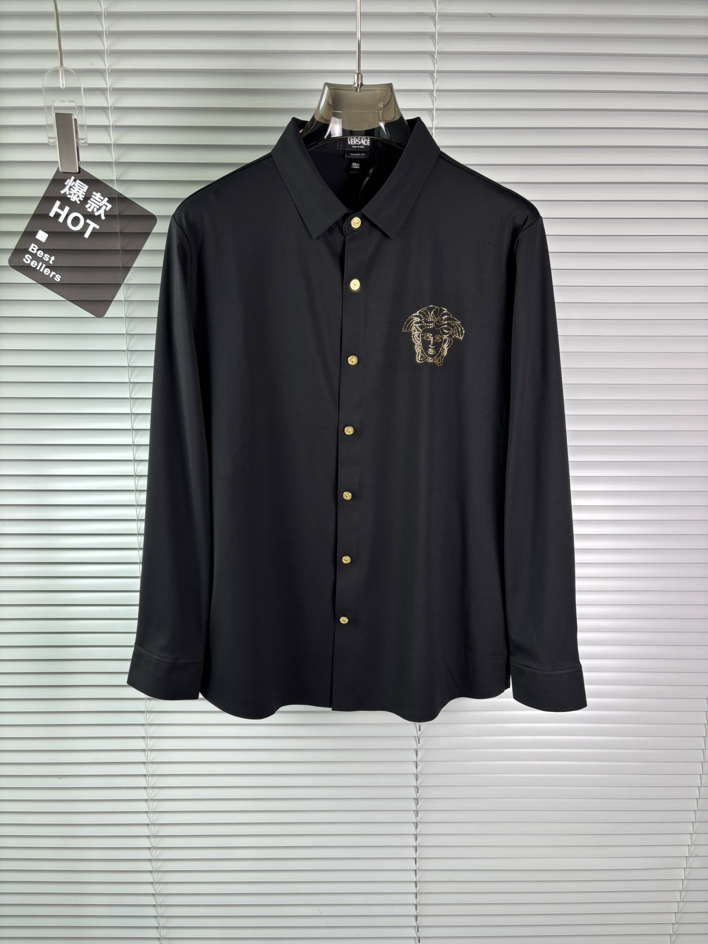 强势上新，新款不断！！！新款衬衫，高级面料高级做工，顶级品质！！！M一XXXLM穿125左右L穿140左