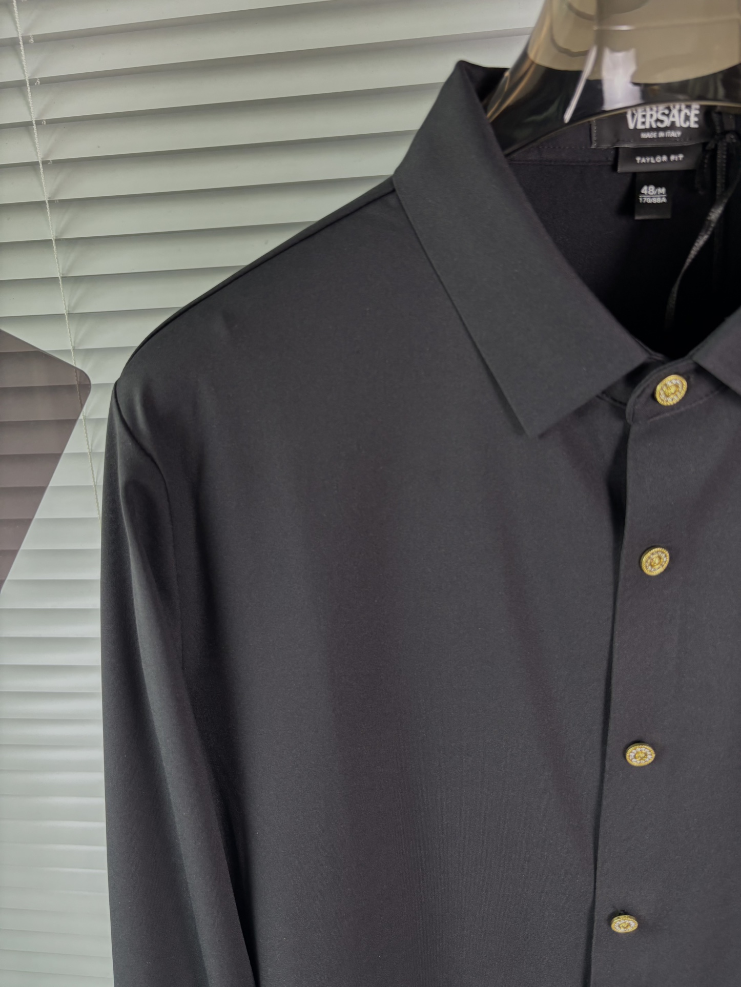 强势上新，新款不断！！！新款衬衫，高级面料高级做工，顶级品质！！！M一XXXLM穿125左右L穿140左