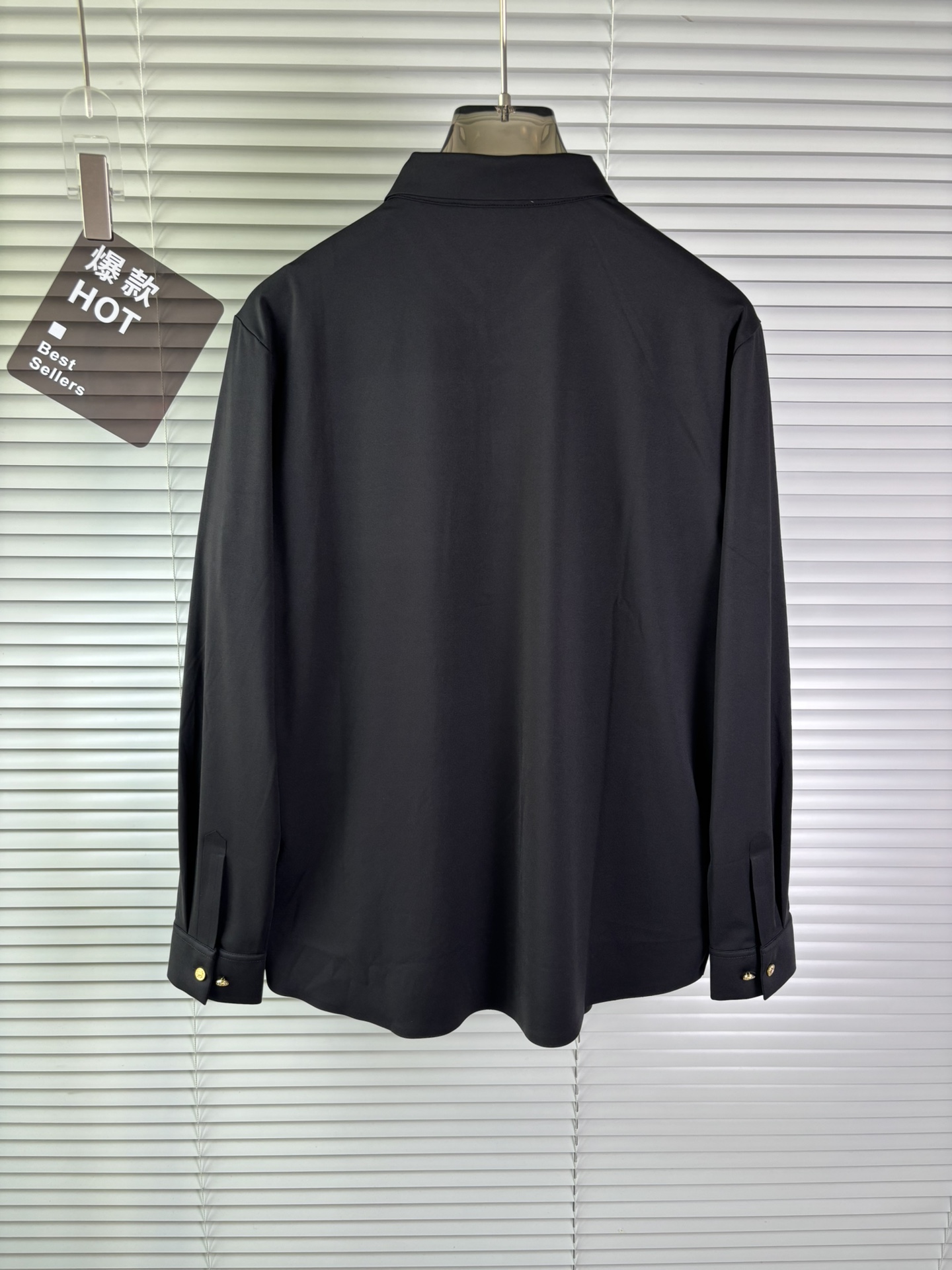 强势上新，新款不断！！！新款衬衫，高级面料高级做工，顶级品质！！！M一XXXLM穿125左右L穿140左