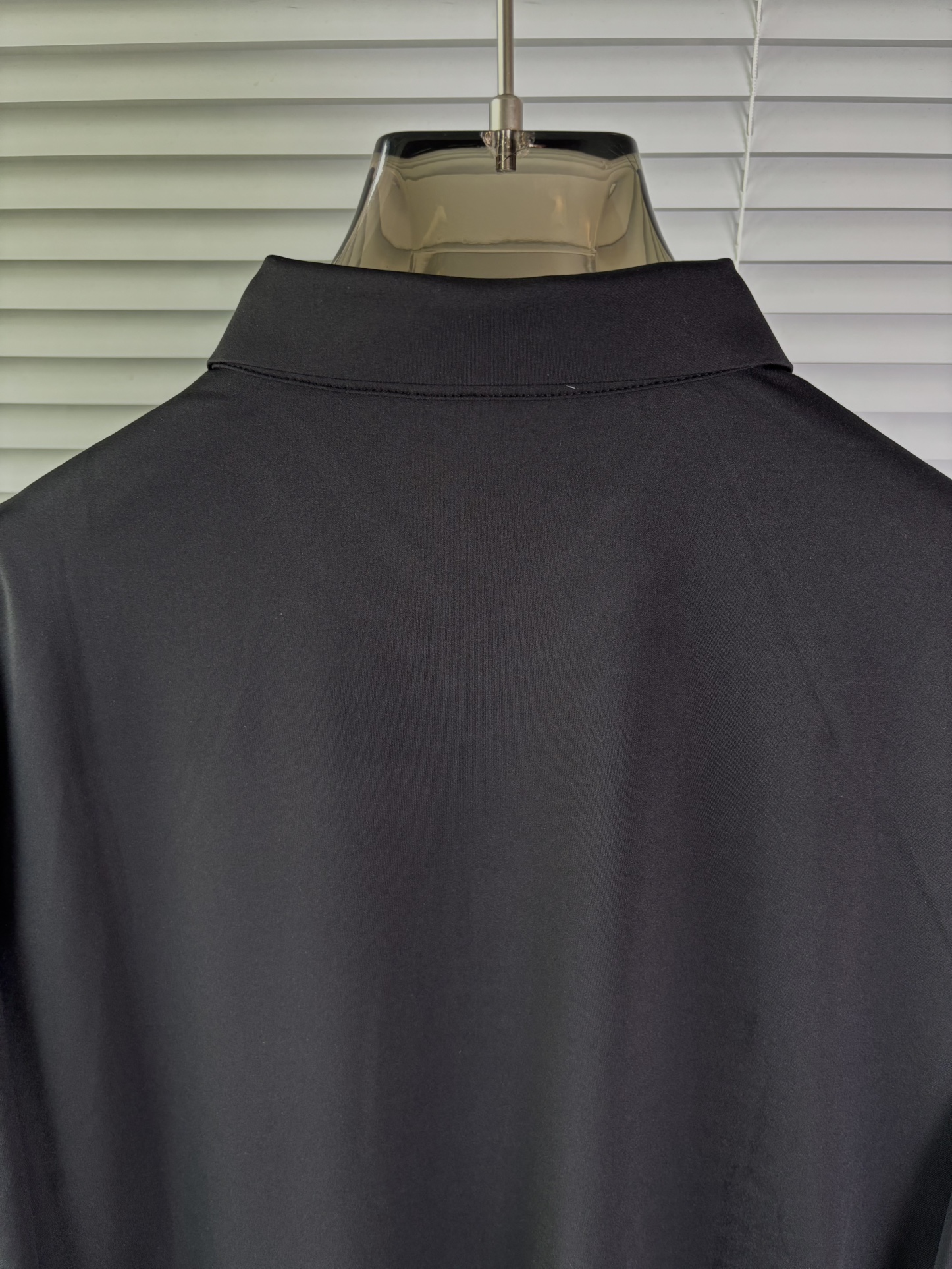 强势上新，新款不断！！！新款衬衫，高级面料高级做工，顶级品质！！！M一XXXLM穿125左右L穿140左