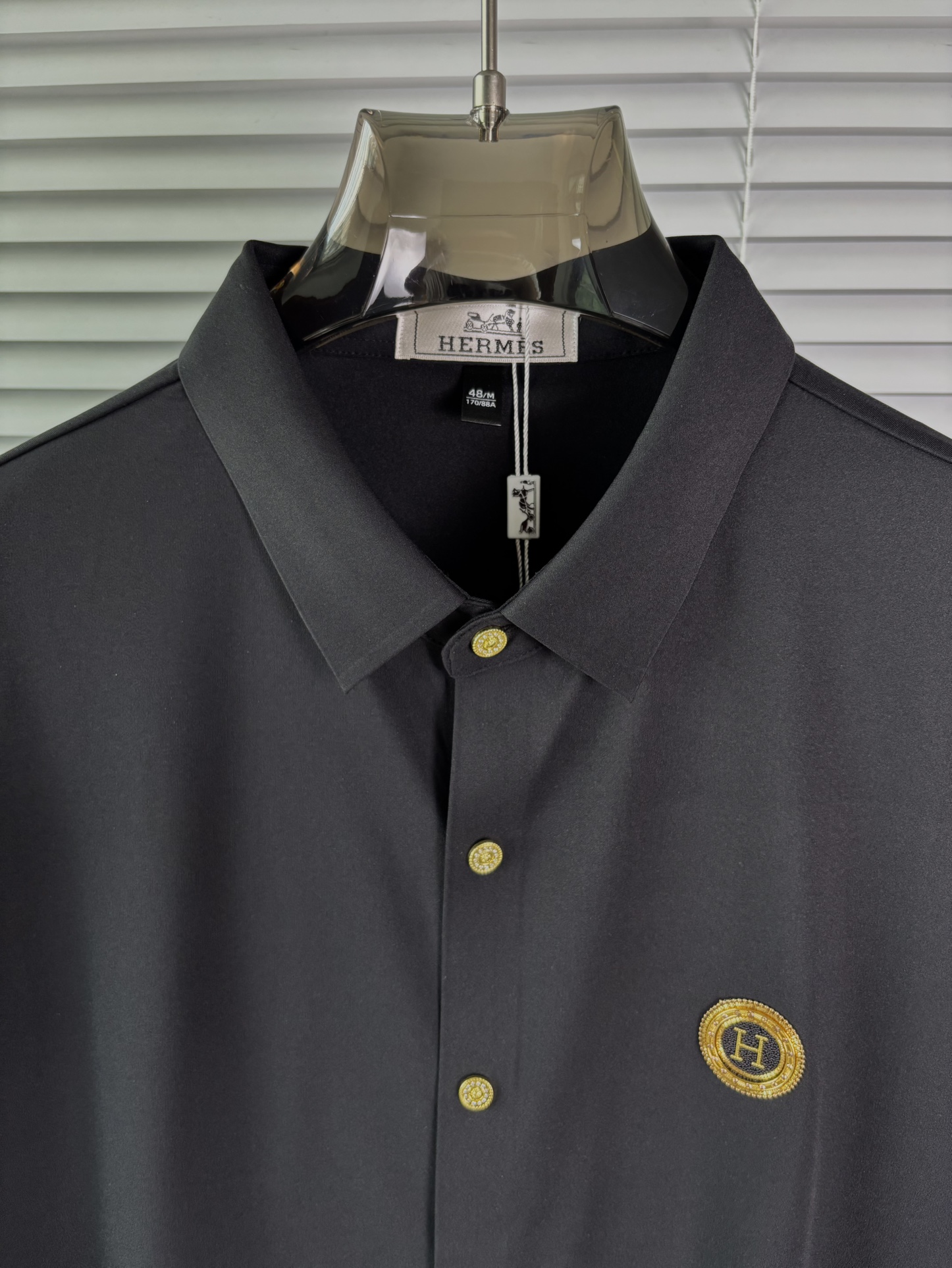 强势上新，新款不断！！！新款衬衫，高级面料高级做工，顶级品质！！！M一XXXLM穿125左右L穿140左