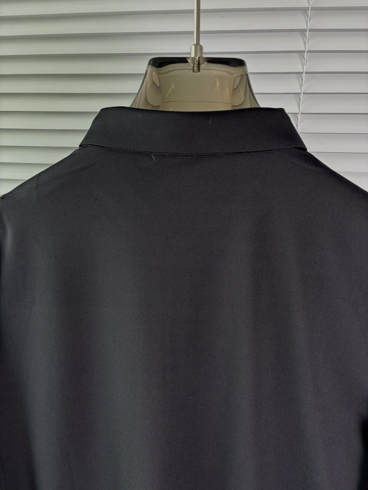 强势上新，新款不断！！！新款衬衫，高级面料高级做工，顶级品质！！！M一XXXLM穿125左右L穿140左