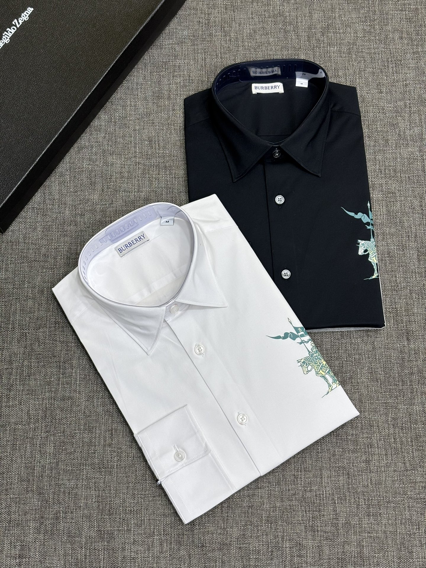 强势上新，新款不断！！！新款衬衫，高级面料高级做工，顶级品质！！！S一XXLS穿125左右m穿140左右