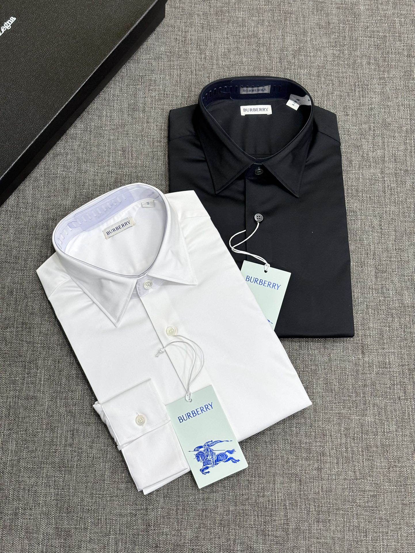 强势上新，新款不断！！！新款衬衫，高级面料高级做工，顶级品质！！！S一XXLS穿125左右m穿140左右