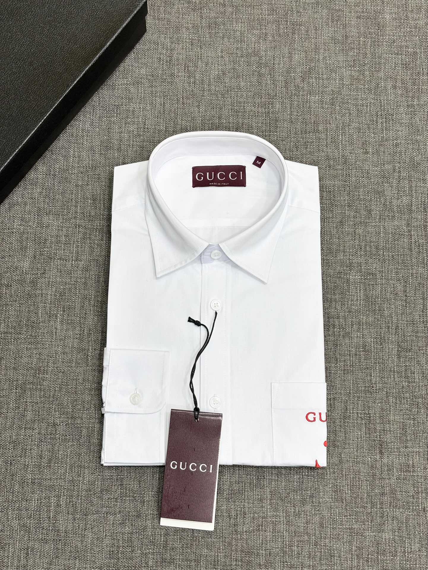 强势上新，新款不断！！！新款衬衫，高级面料高级做工，顶级品质！！！S一XXLS穿125左右m穿140左右