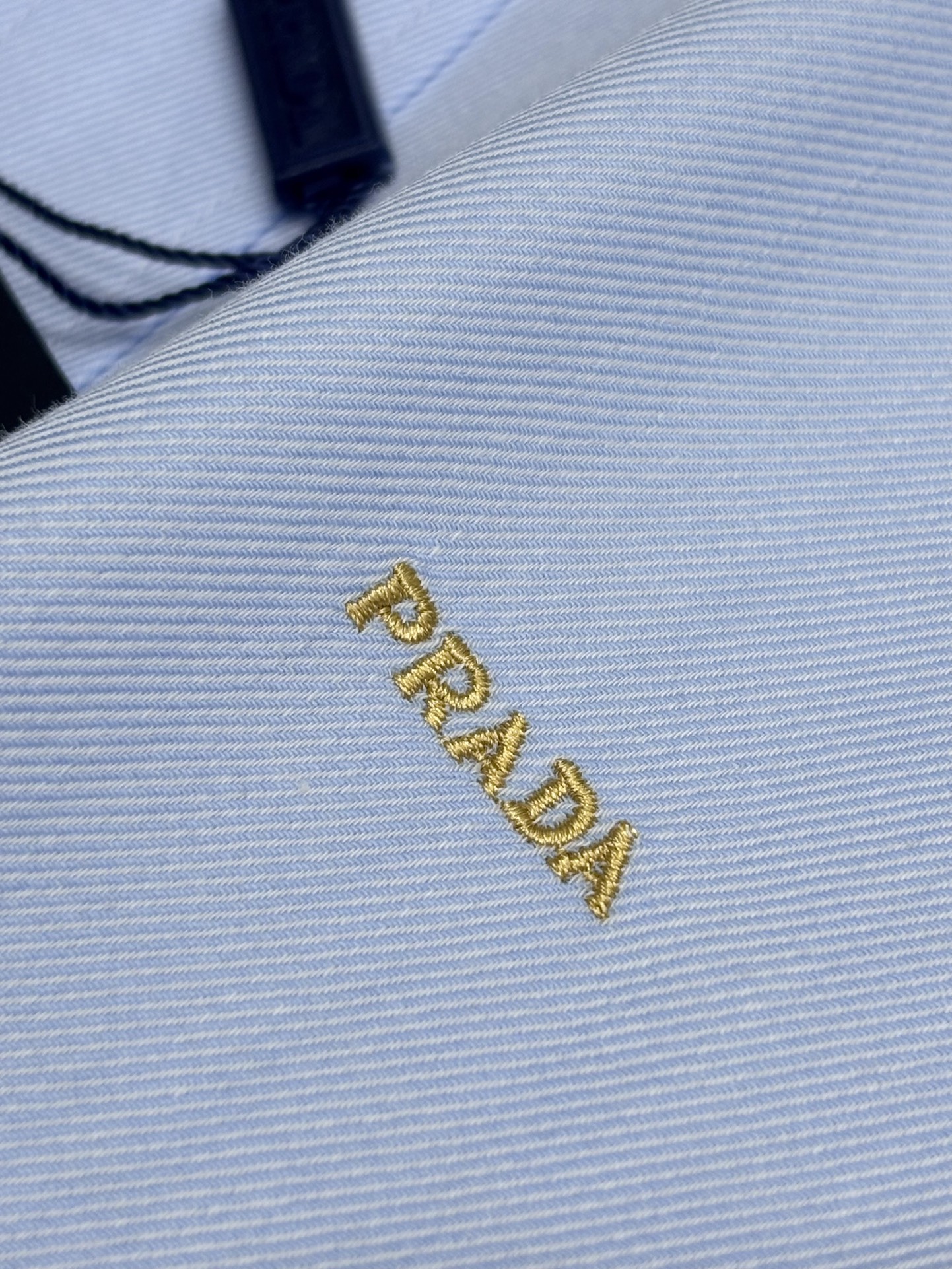 强势上新，新款不断！！！新款衬衫，高级面料高级做工，顶级品质！！！S一XXLS穿125左右m穿140左右