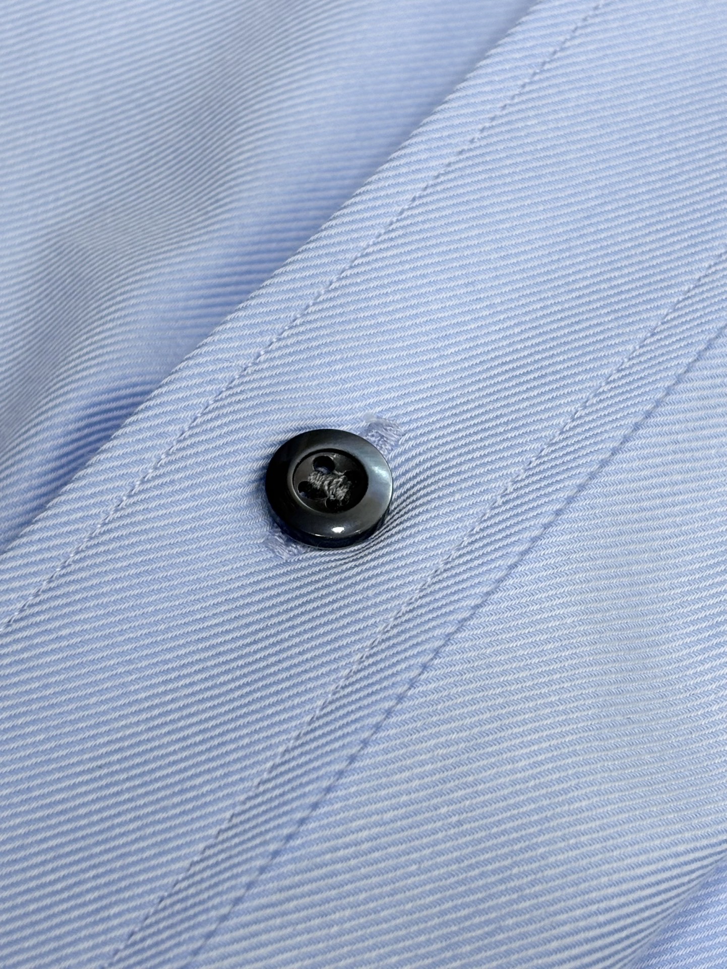 强势上新，新款不断！！！新款衬衫，高级面料高级做工，顶级品质！！！S一XXLS穿125左右m穿140左右