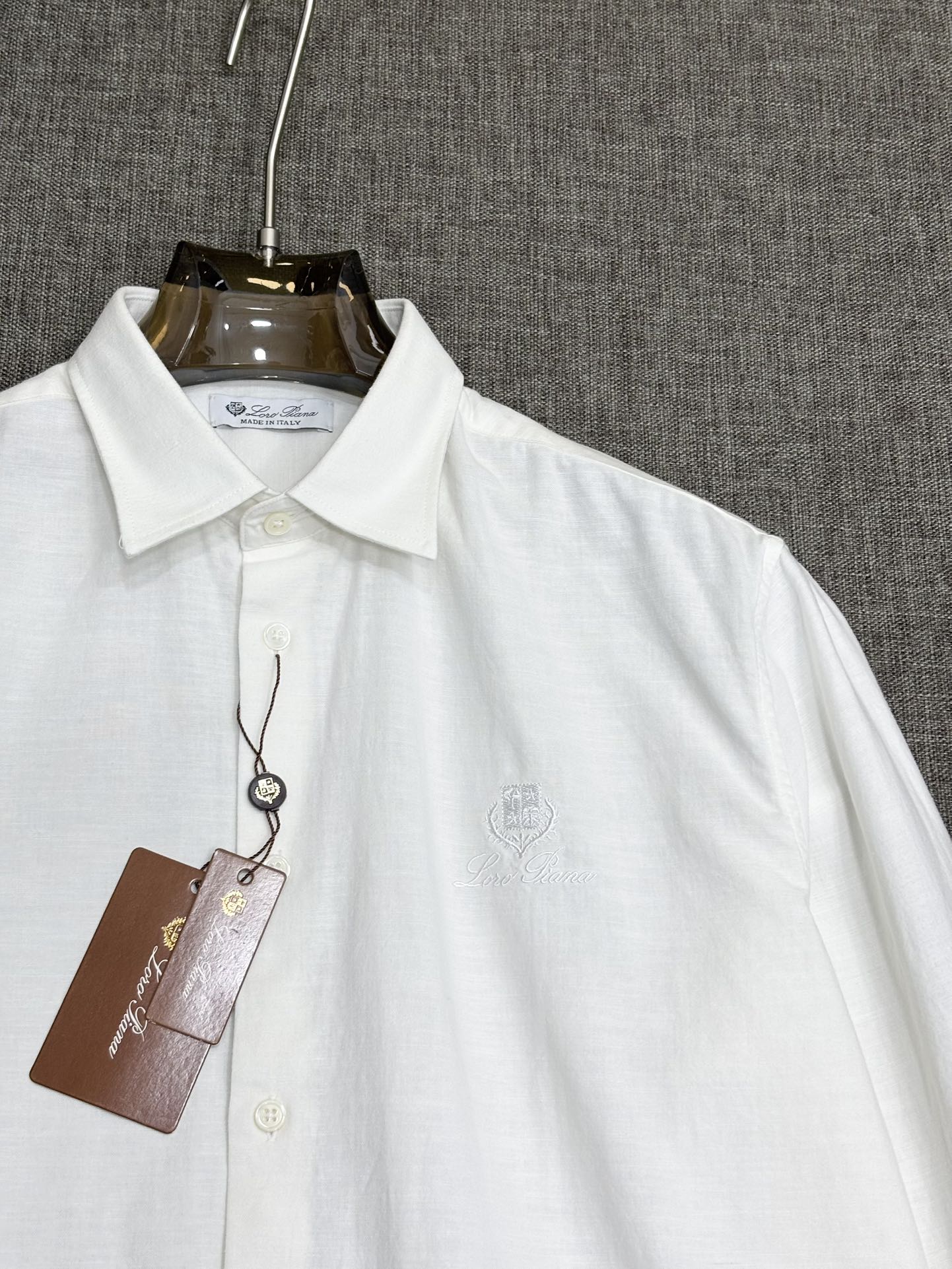 强势上新，新款不断！！！新款衬衫，高级面料高级做工，顶级品质！！！S一XXLS穿125左右m穿140左右