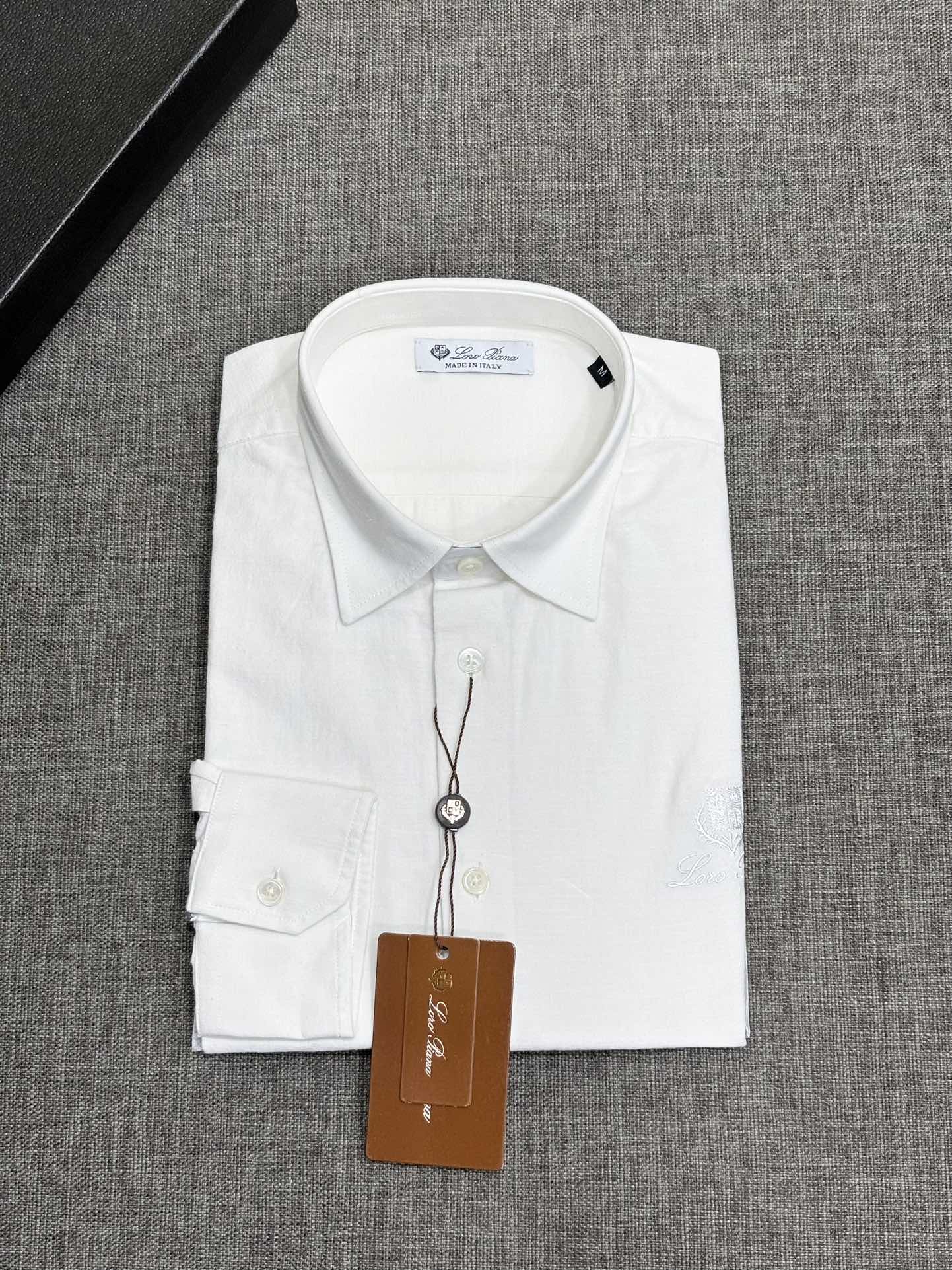 强势上新，新款不断！！！新款衬衫，高级面料高级做工，顶级品质！！！S一XXLS穿125左右m穿140左右