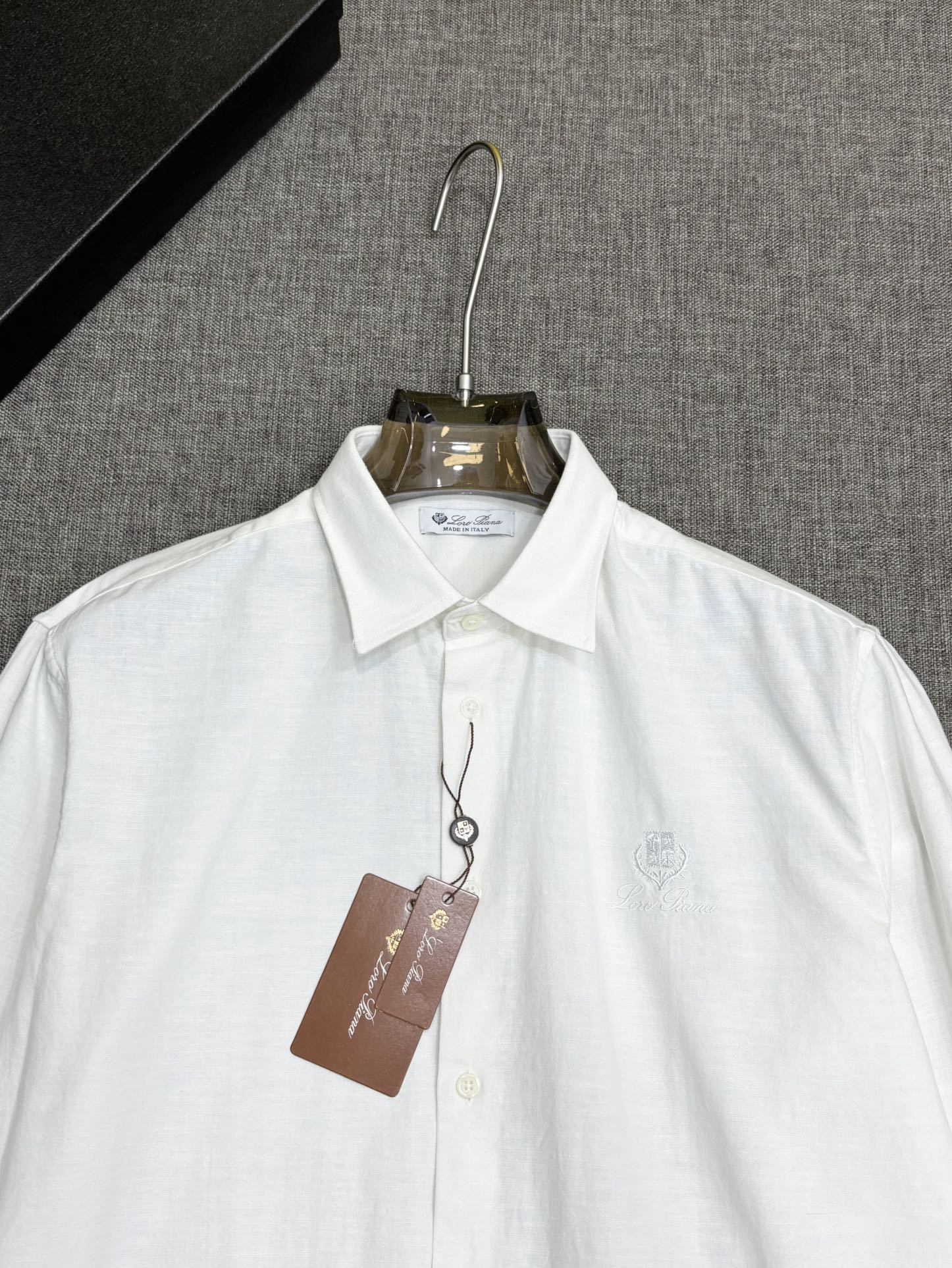 强势上新，新款不断！！！新款衬衫，高级面料高级做工，顶级品质！！！S一XXLS穿125左右m穿140左右