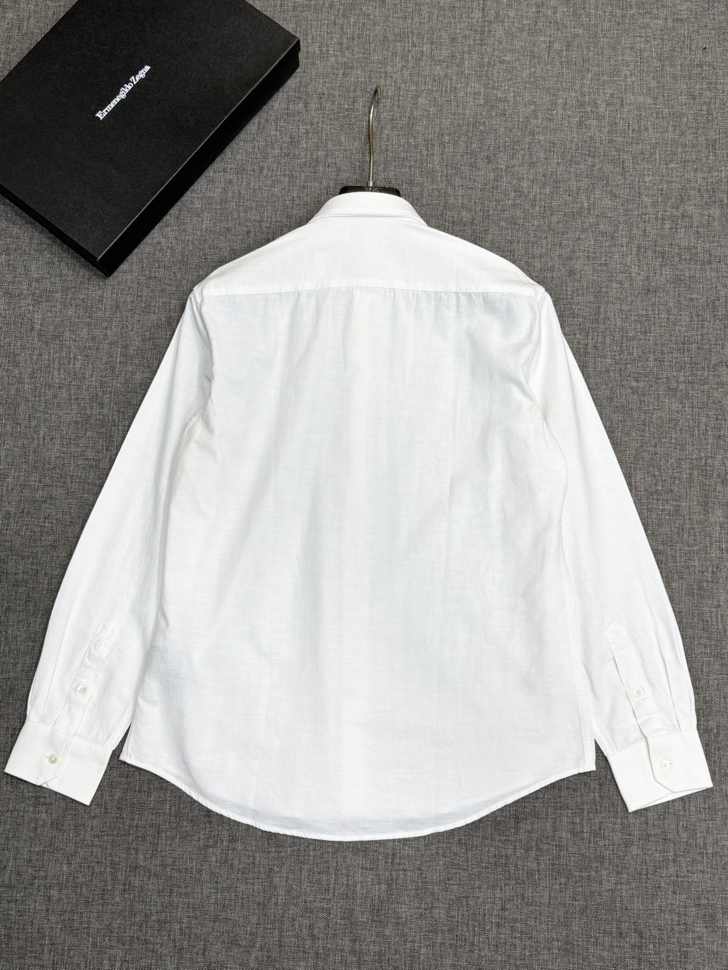 强势上新，新款不断！！！新款衬衫，高级面料高级做工，顶级品质！！！S一XXLS穿125左右m穿140左右