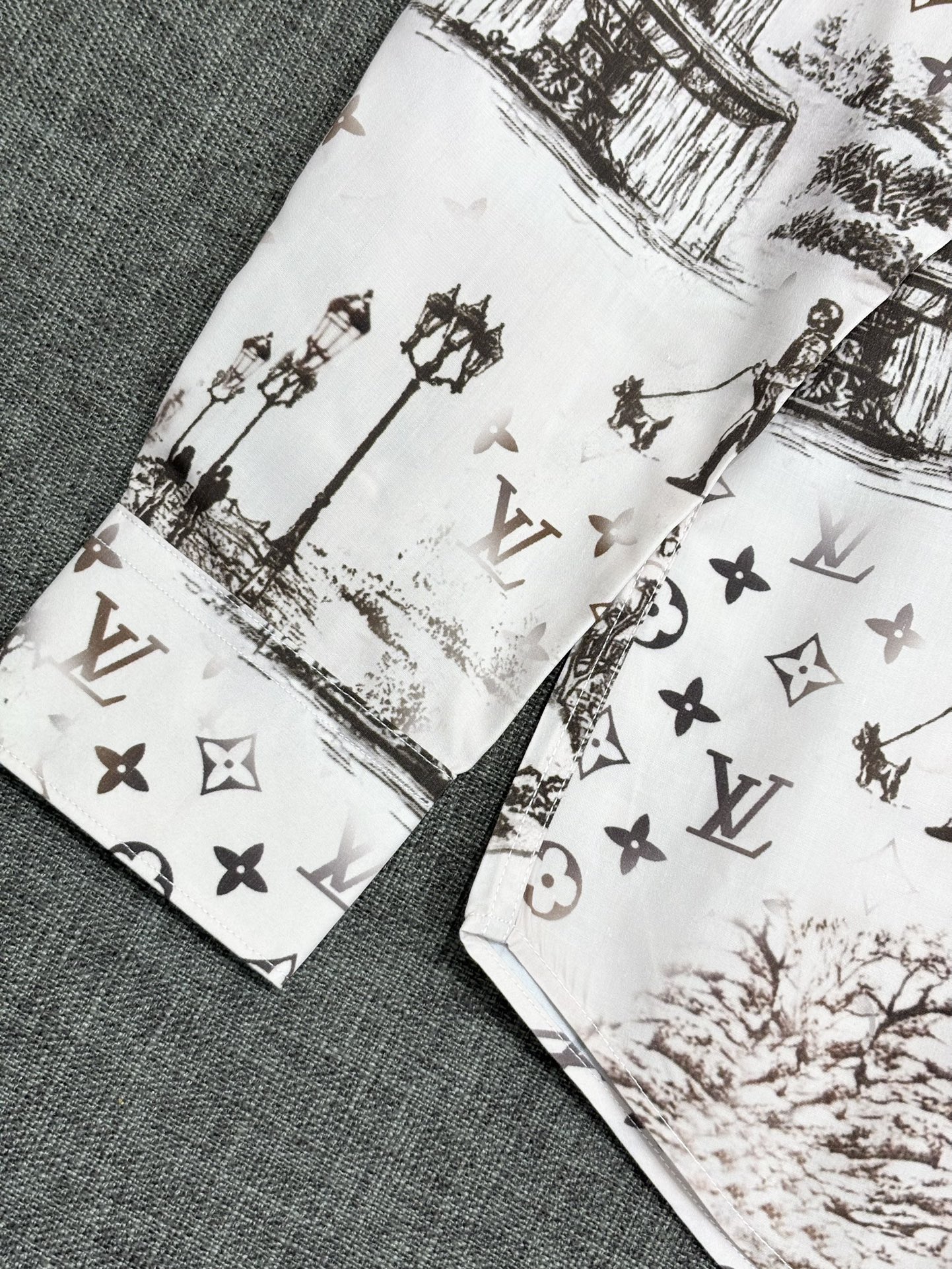 强势上新，新款不断！！！新款衬衫，高级面料高级做工，顶级品质！！！S一XXLS穿125左右m穿140左右