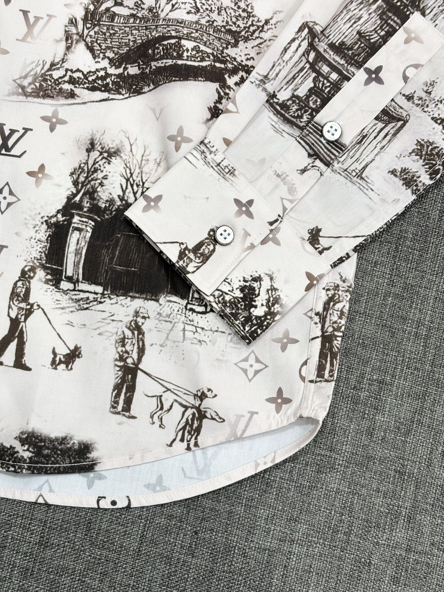 强势上新，新款不断！！！新款衬衫，高级面料高级做工，顶级品质！！！S一XXLS穿125左右m穿140左右