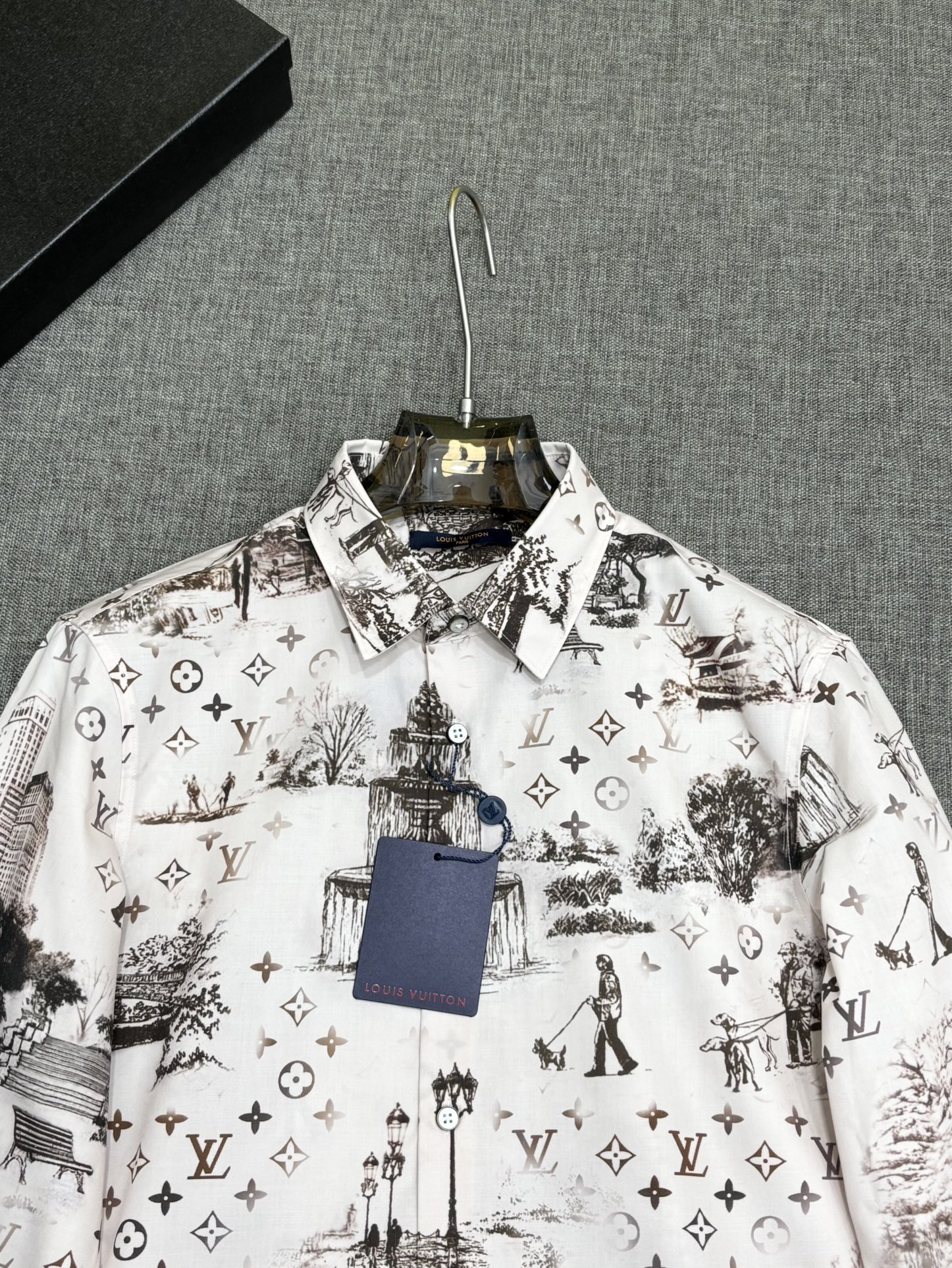 强势上新，新款不断！！！新款衬衫，高级面料高级做工，顶级品质！！！S一XXLS穿125左右m穿140左右