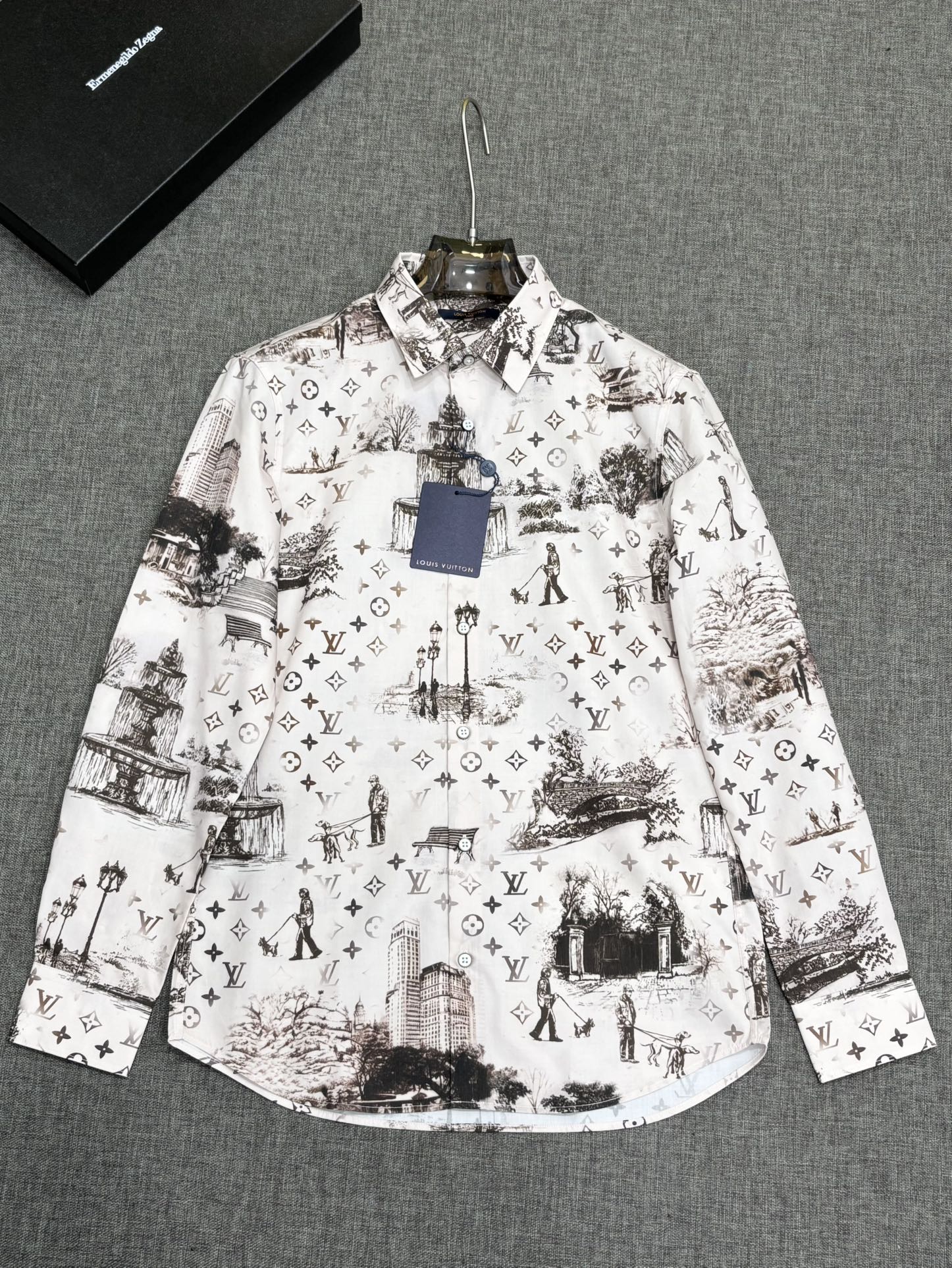 强势上新，新款不断！！！新款衬衫，高级面料高级做工，顶级品质！！！S一XXLS穿125左右m穿140左右