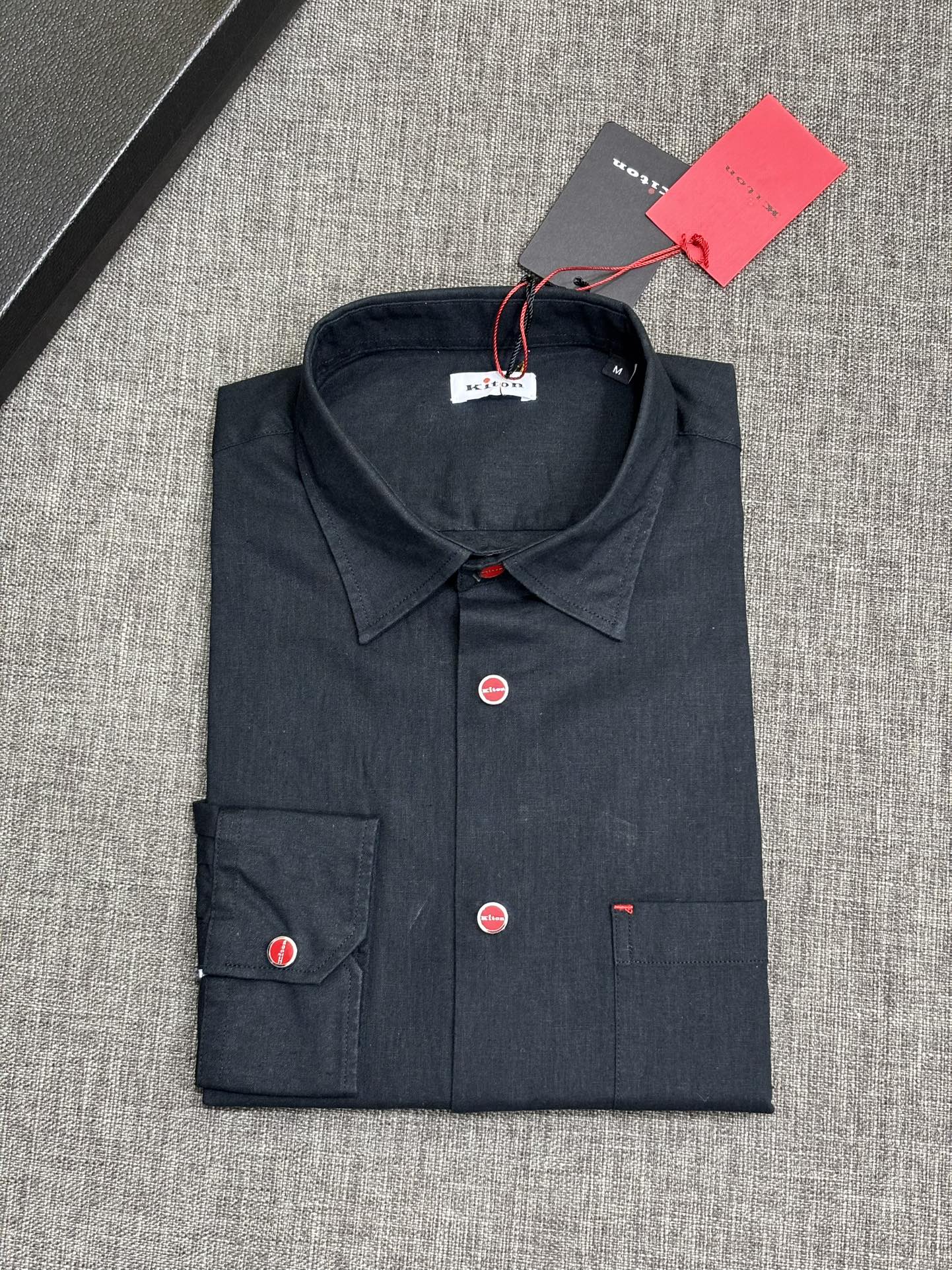 强势上新，新款不断！！！新款衬衫，高级面料高级做工，顶级品质！！！S一XXLS穿125左右m穿140左右