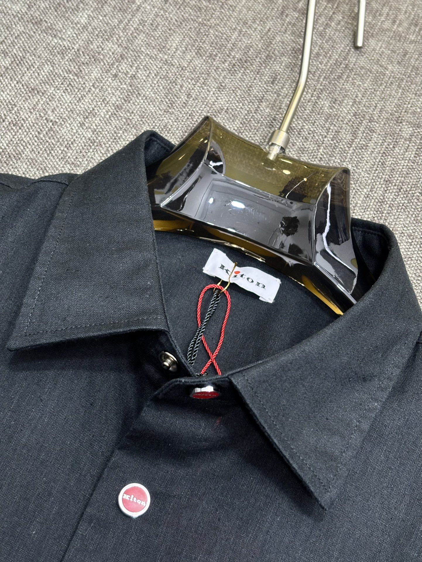 强势上新，新款不断！！！新款衬衫，高级面料高级做工，顶级品质！！！S一XXLS穿125左右m穿140左右