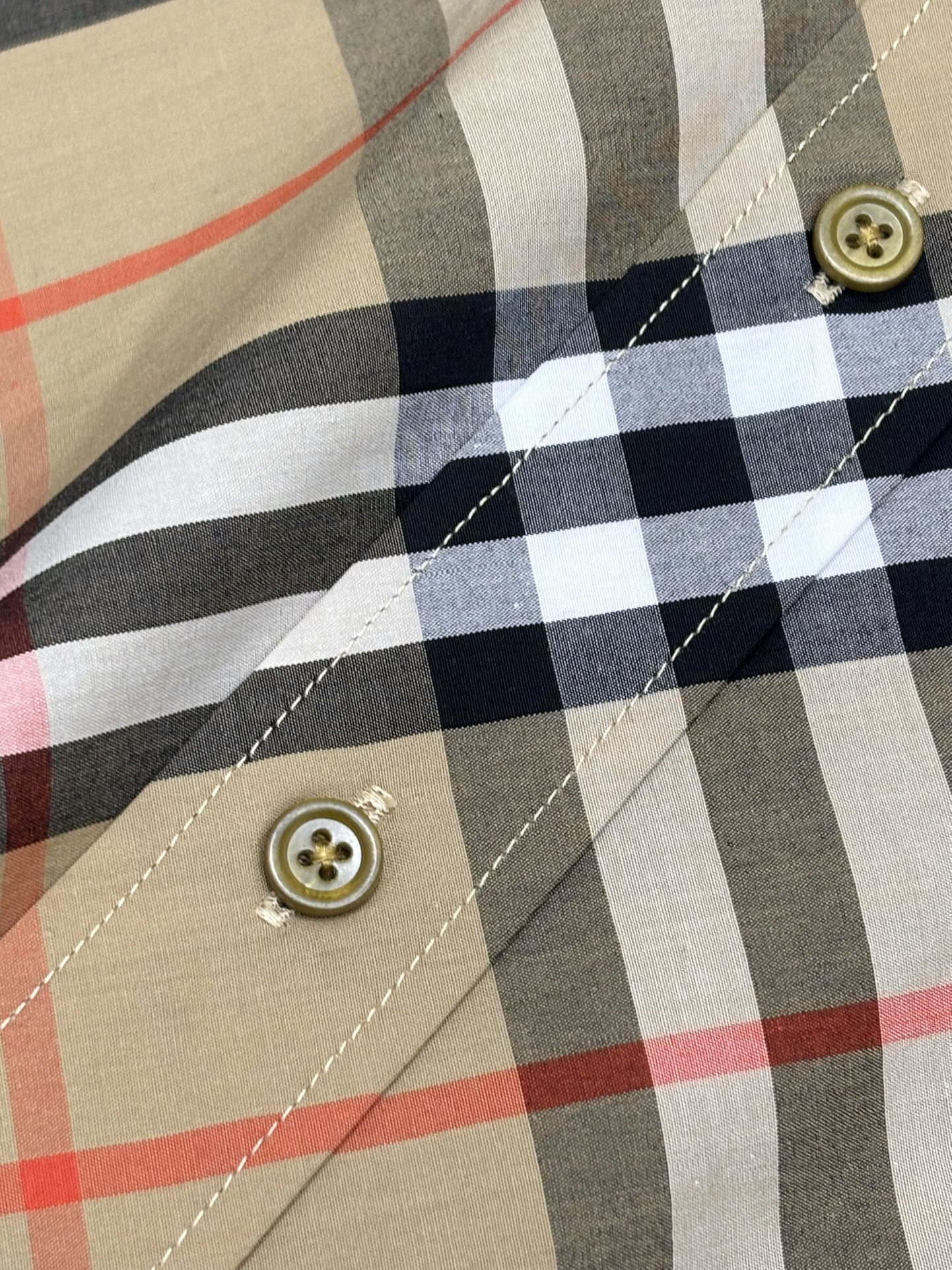 强势上新，新款不断！！！新款衬衫，高级面料高级做工，顶级品质！！！S一XXLS穿125左右m穿140左右