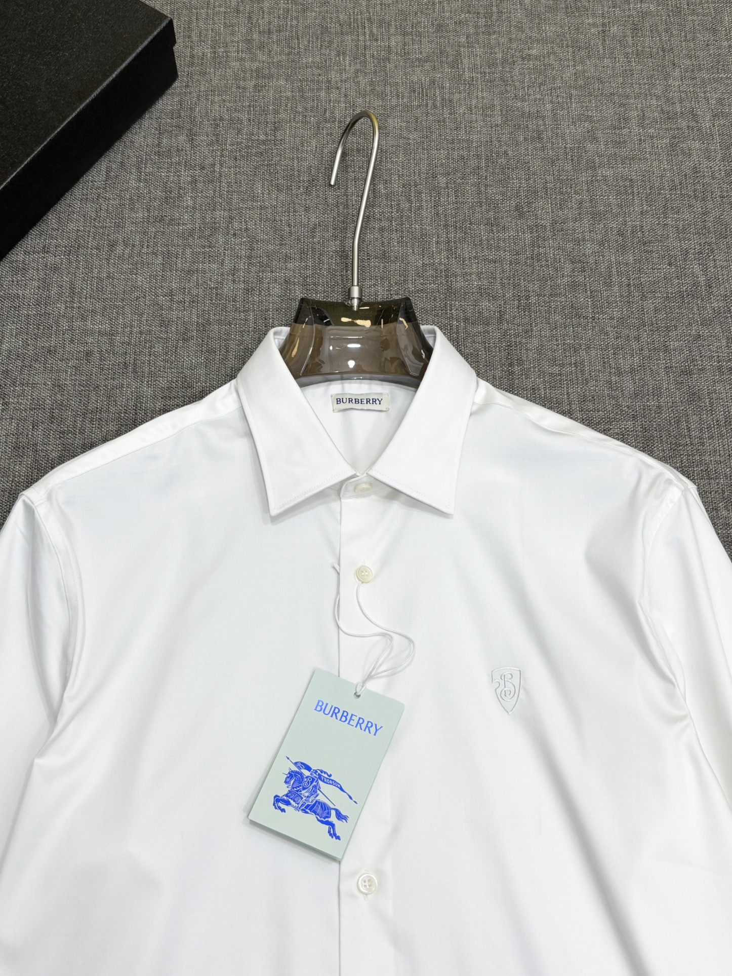 强势上新，新款不断！！！新款衬衫，高级面料高级做工，顶级品质！！！S一XXLS穿125左右m穿140左右