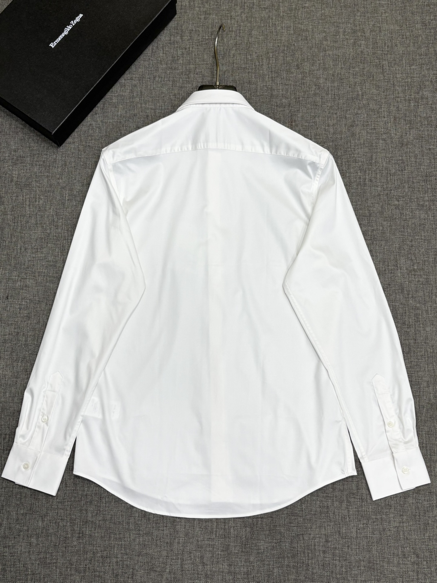 强势上新，新款不断！！！新款衬衫，高级面料高级做工，顶级品质！！！S一XXLS穿125左右m穿140左右