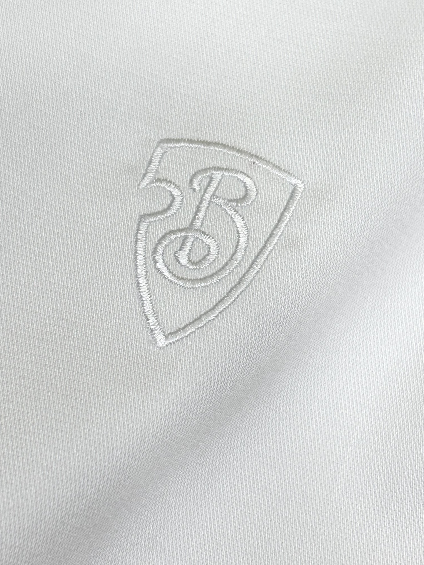 强势上新，新款不断！！！新款衬衫，高级面料高级做工，顶级品质！！！S一XXLS穿125左右m穿140左右