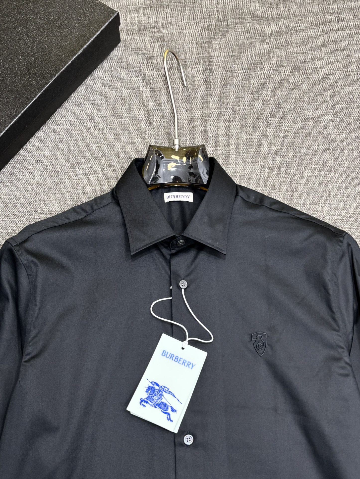 强势上新，新款不断！！！新款衬衫，高级面料高级做工，顶级品质！！！S一XXLS穿125左右m穿140左右