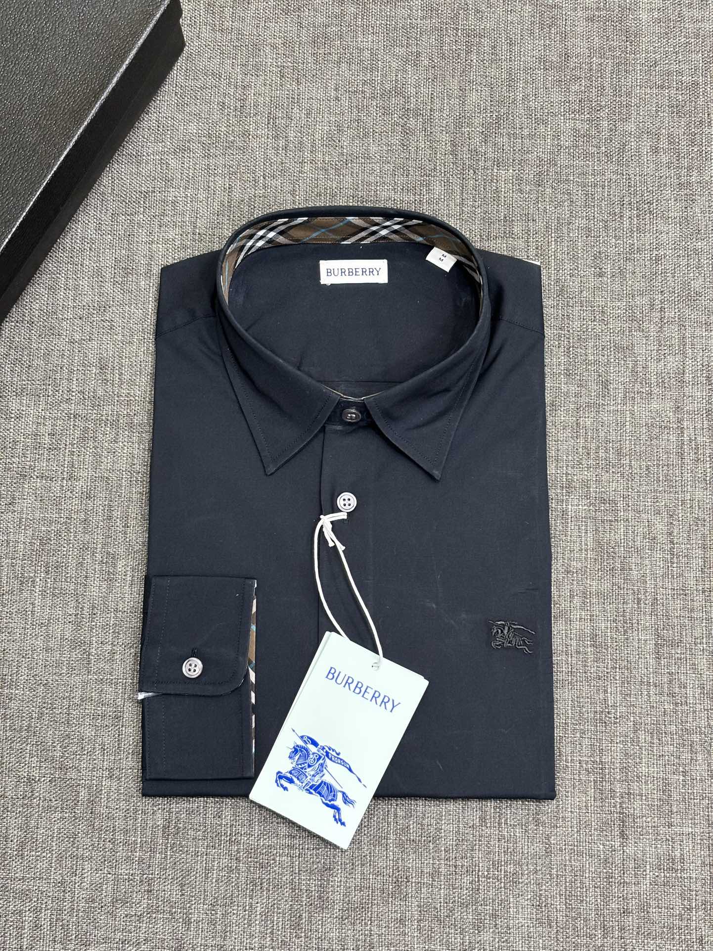 强势上新，新款不断！！！新款衬衫，高级面料高级做工，顶级品质！！！S一XXLS穿125左右m穿140左右