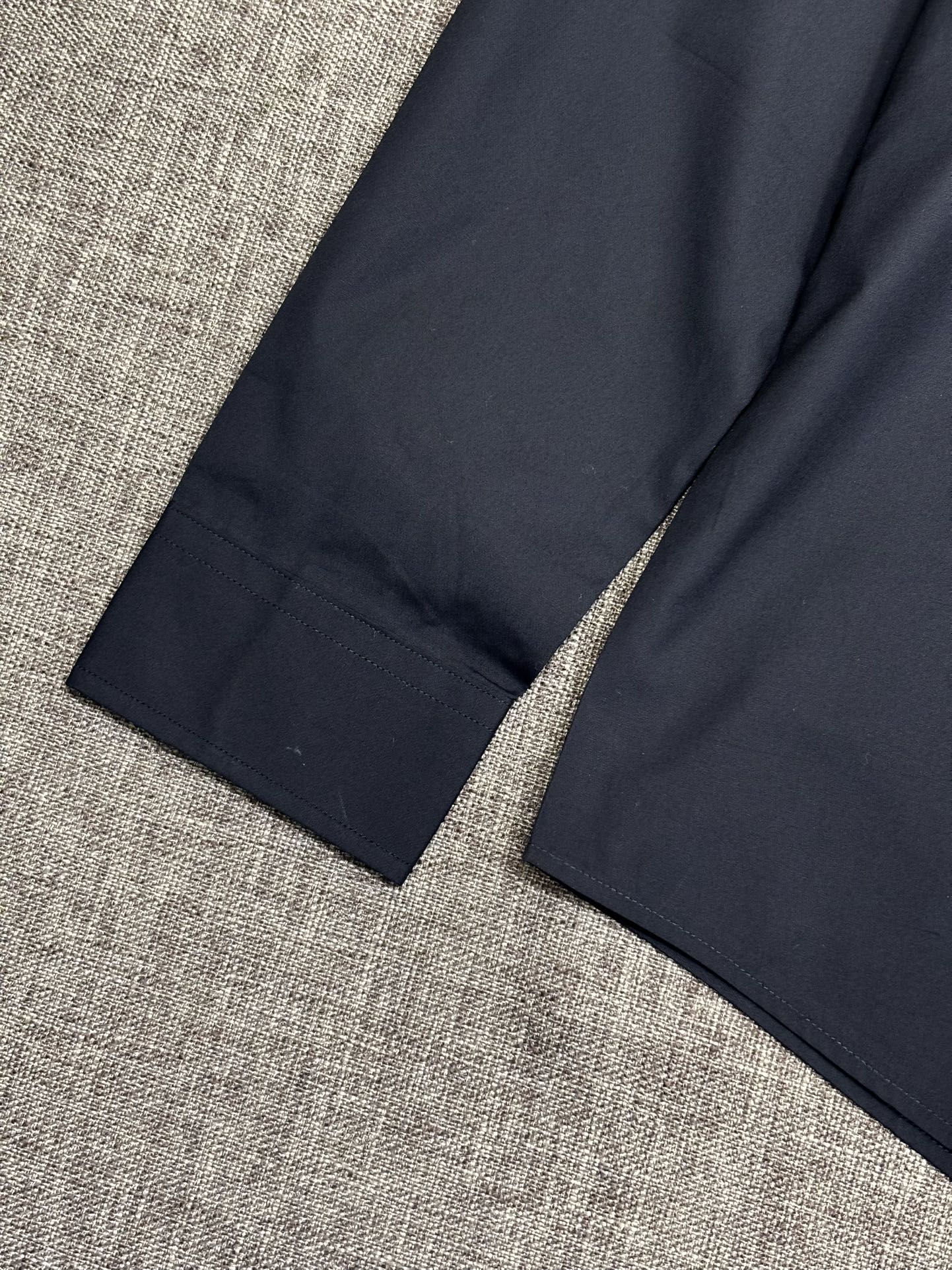 强势上新，新款不断！！！新款衬衫，高级面料高级做工，顶级品质！！！S一XXLS穿125左右m穿140左右