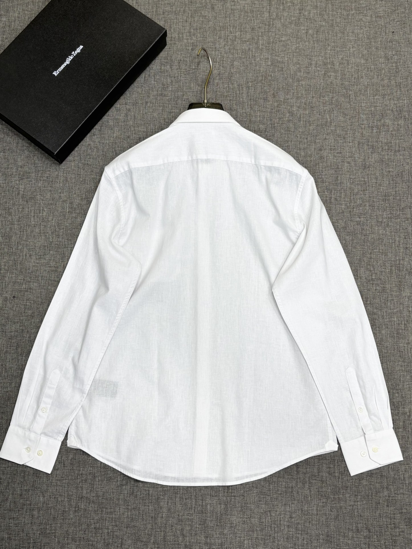 强势上新，新款不断！！！新款衬衫，高级面料高级做工，顶级品质！！！S一XXLS穿125左右m穿140左右