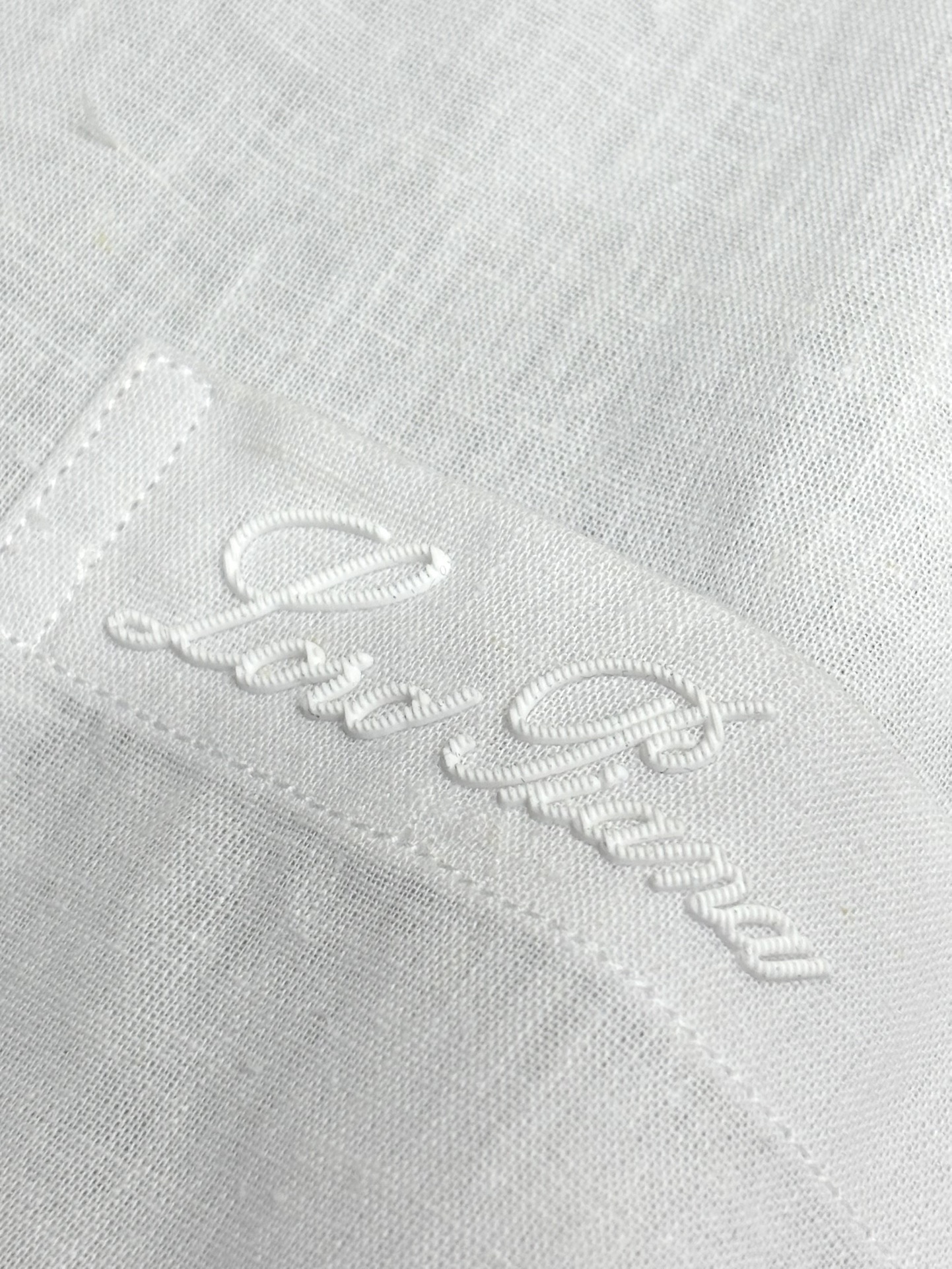 强势上新，新款不断！！！新款衬衫，高级面料高级做工，顶级品质！！！S一XXLS穿125左右m穿140左右