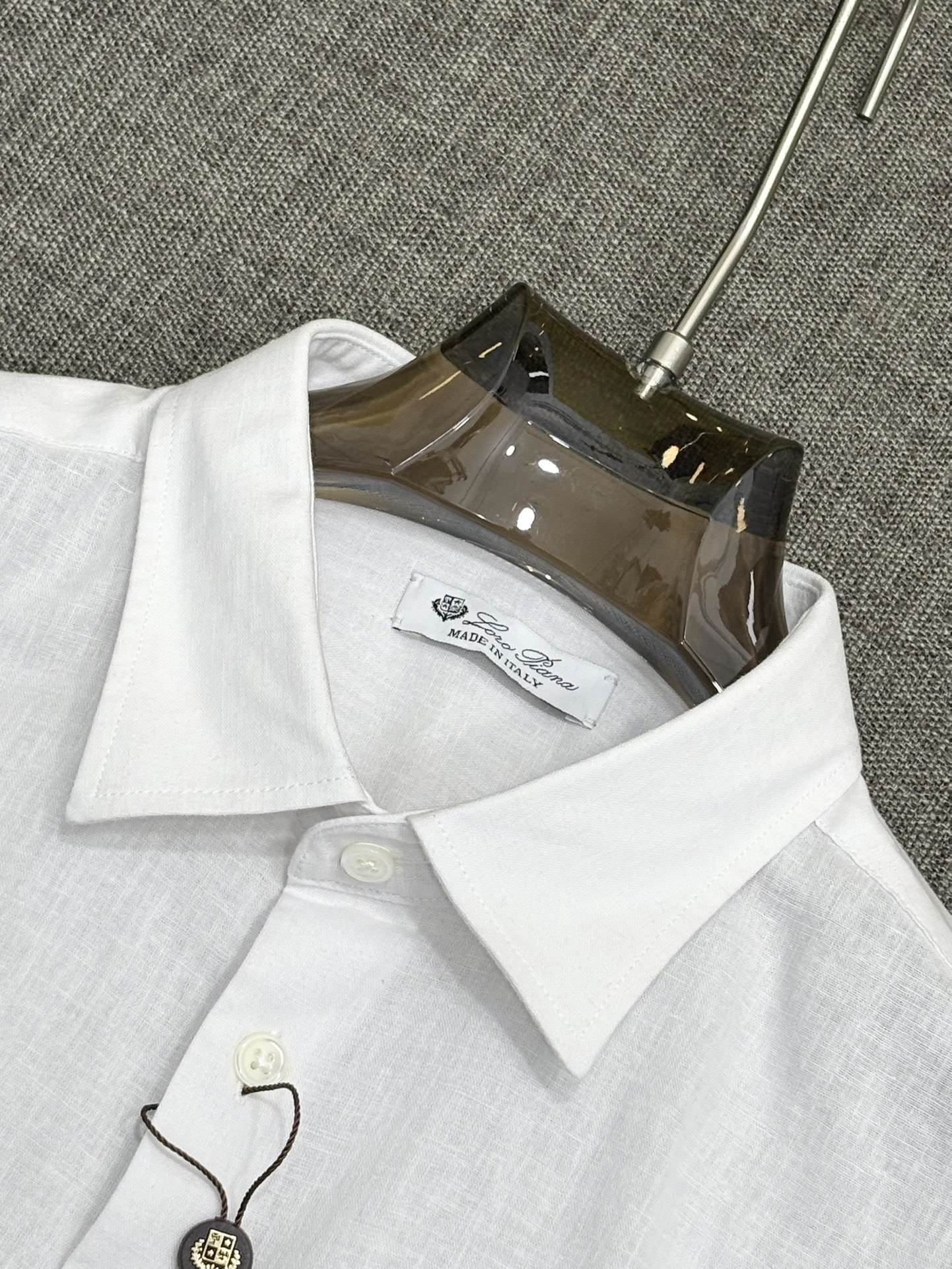 强势上新，新款不断！！！新款衬衫，高级面料高级做工，顶级品质！！！S一XXLS穿125左右m穿140左右