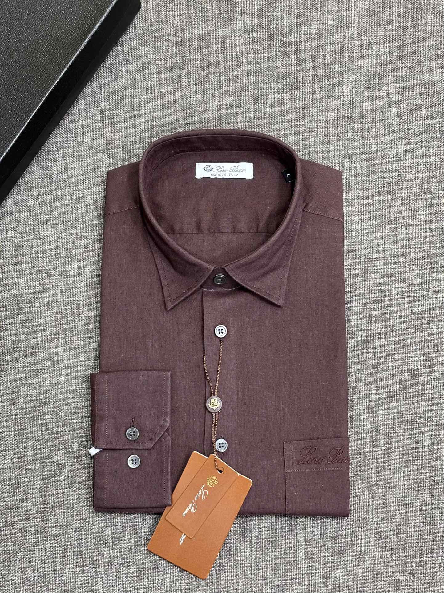 强势上新，新款不断！！！新款衬衫，高级面料高级做工，顶级品质！！！S一XXLS穿125左右m穿140左右