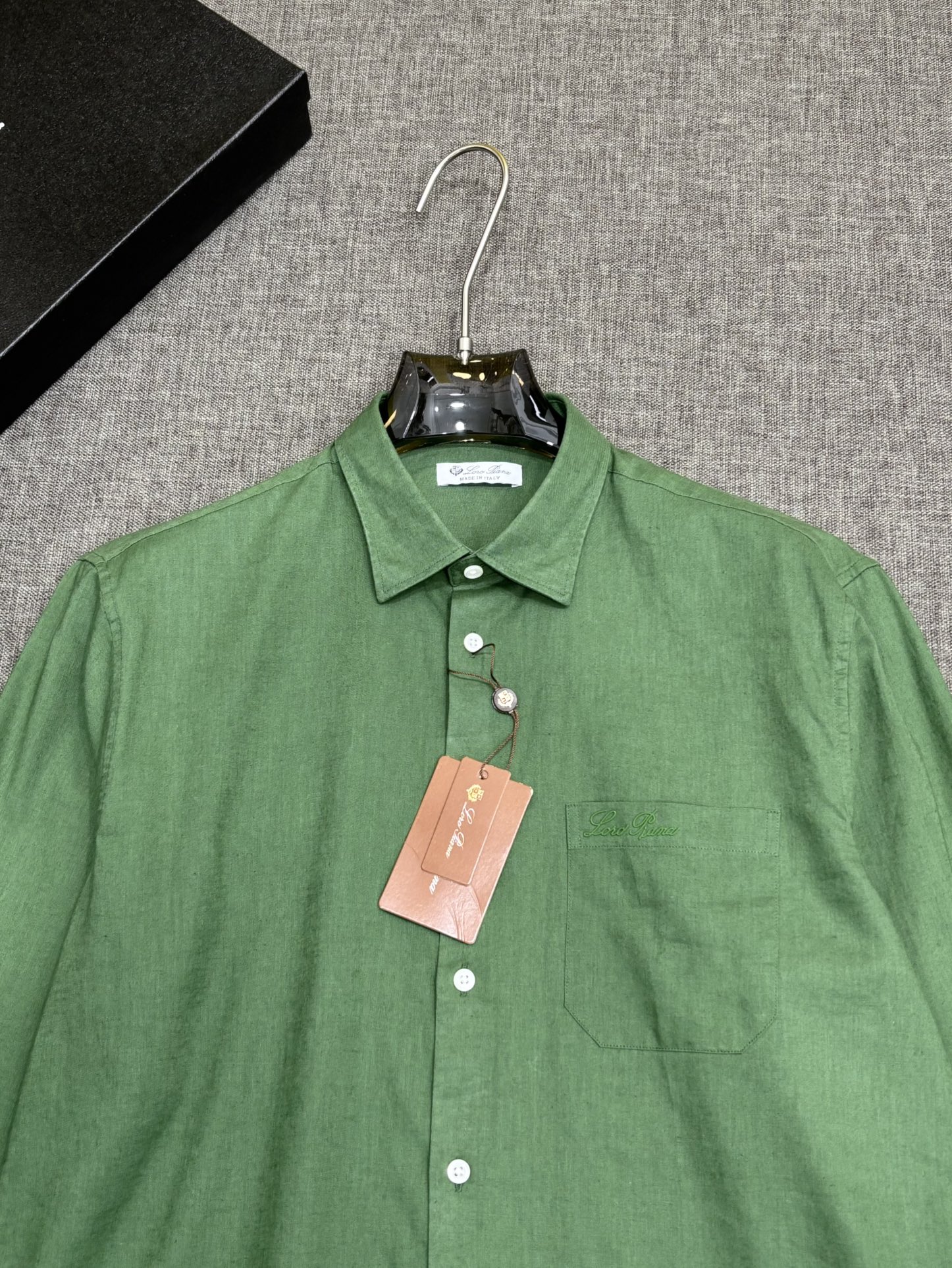 强势上新，新款不断！！！新款衬衫，高级面料高级做工，顶级品质！！！S一XXLS穿125左右m穿140左右