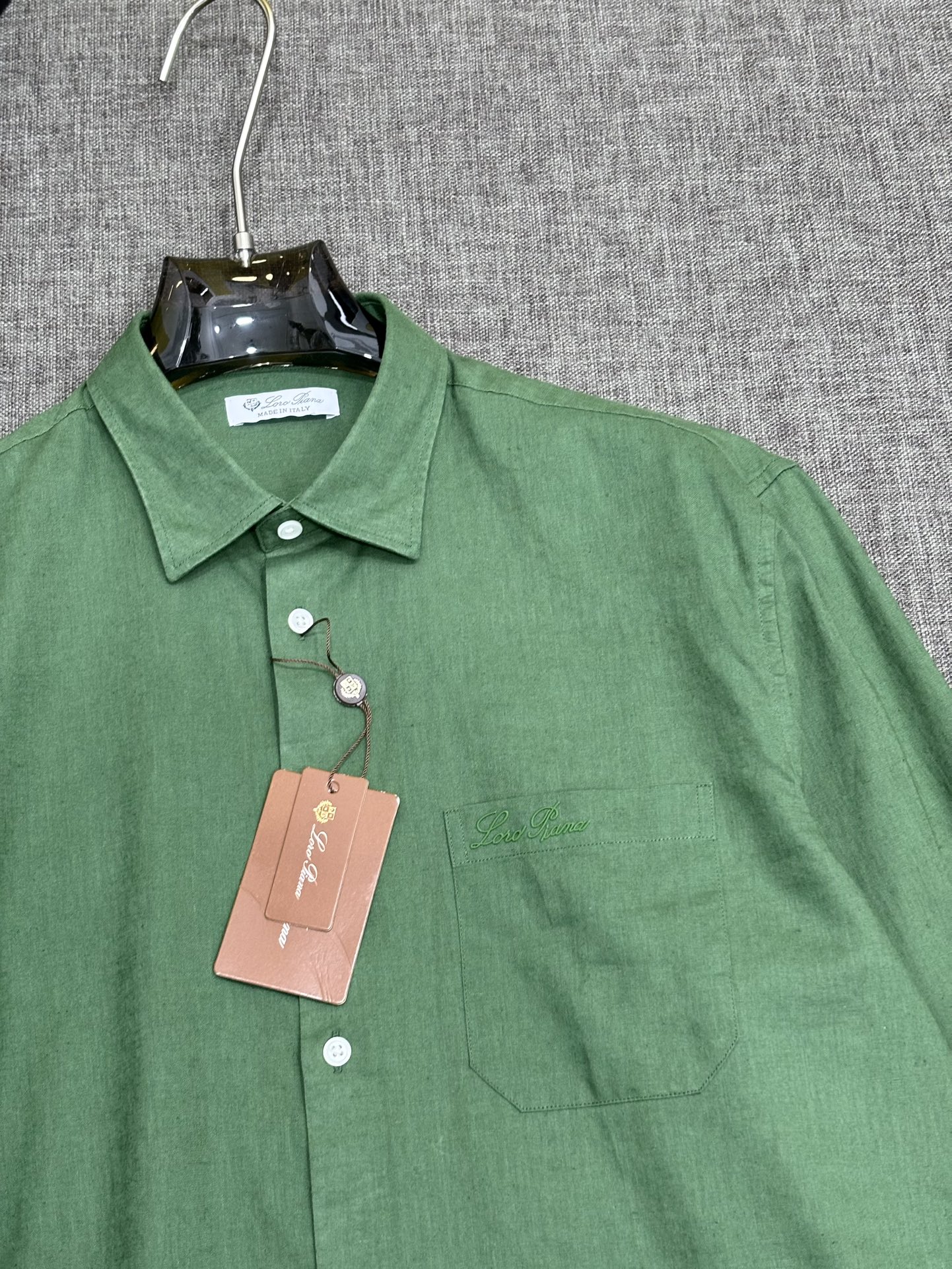 强势上新，新款不断！！！新款衬衫，高级面料高级做工，顶级品质！！！S一XXLS穿125左右m穿140左右